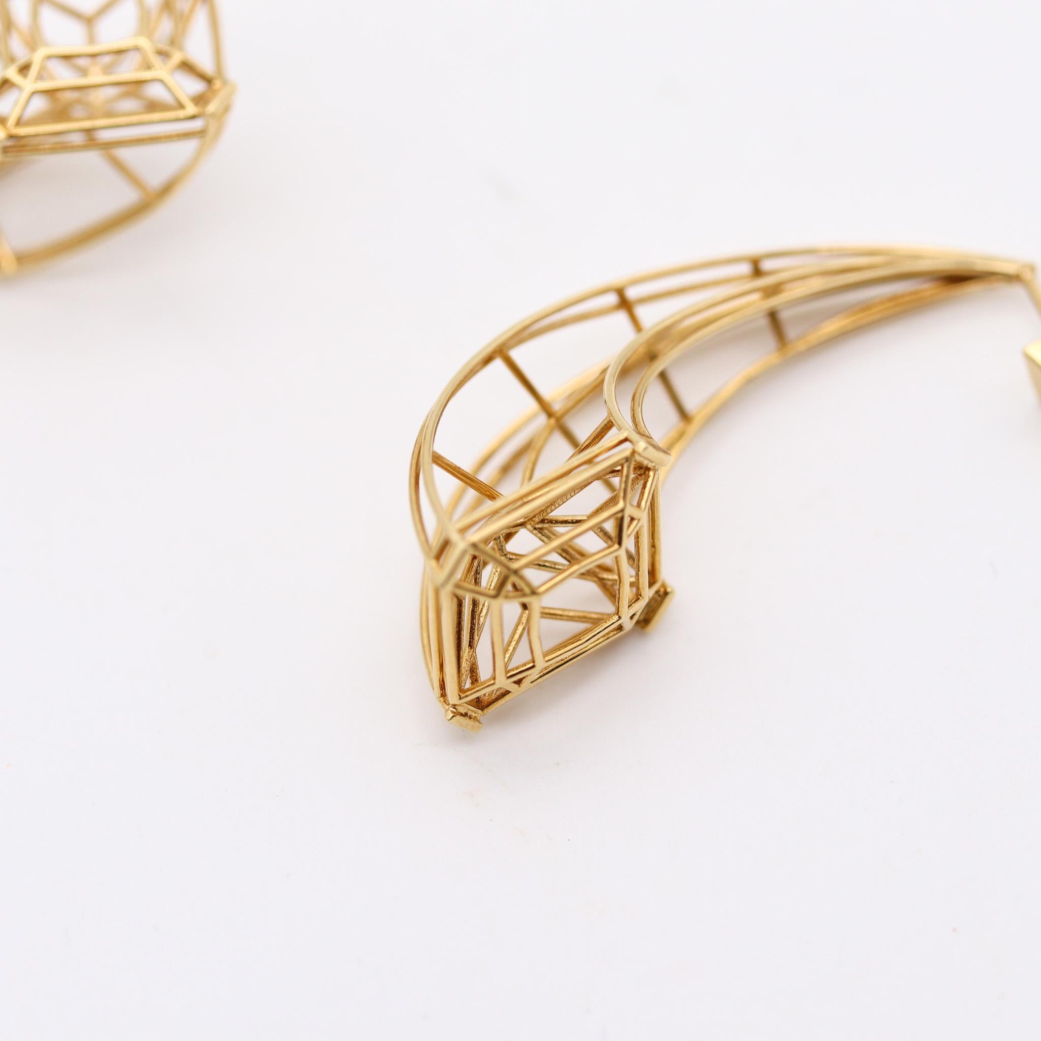 Peruffo Sculptural Geometric Three Dimensional Dangle Earrings 18Kt Yellow Gold In Excellent Condition For Sale In Miami, FL