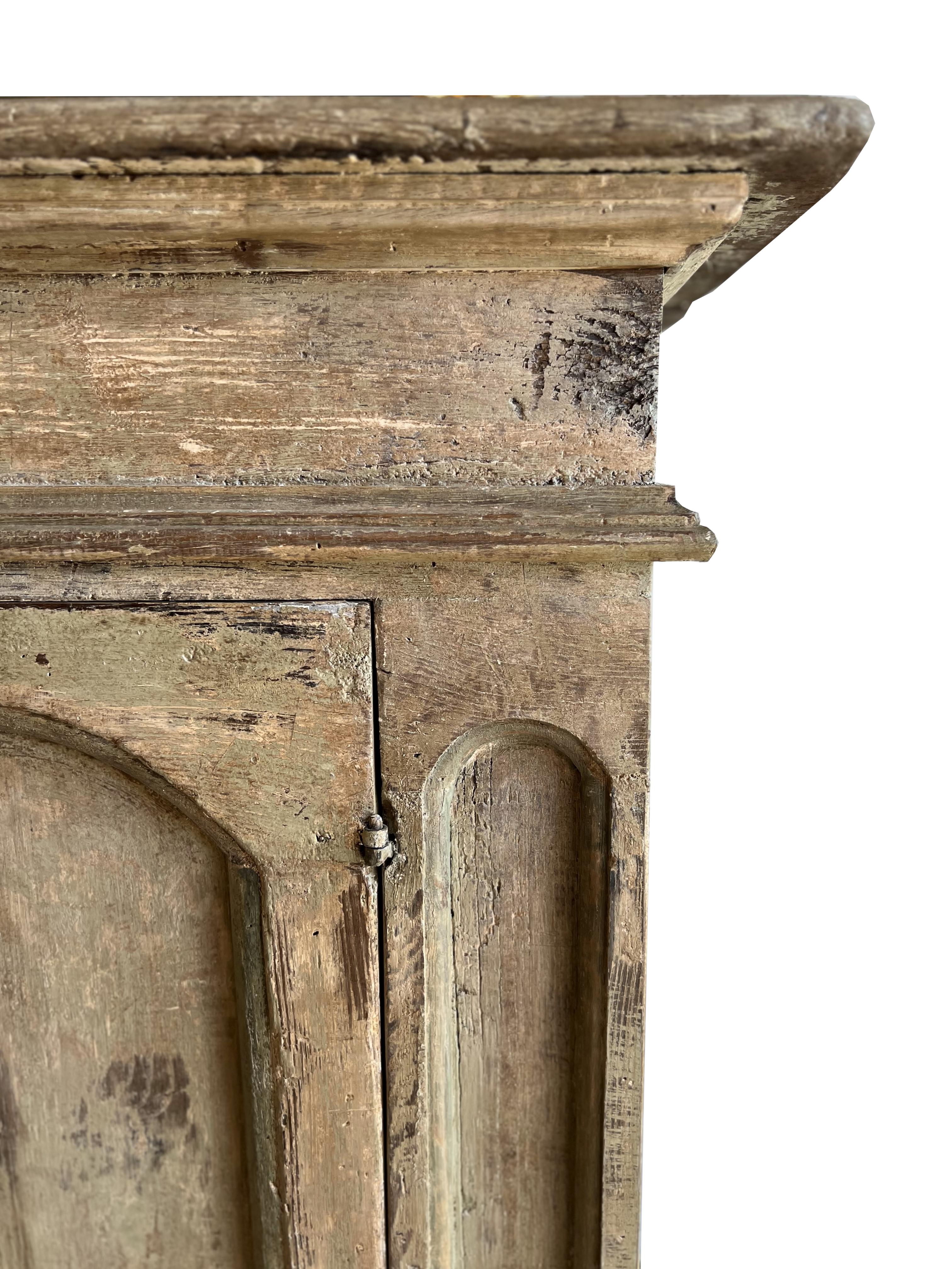 Perugia - 18th Century Style Italian 4-Door Painted and Distressed Credenza 3