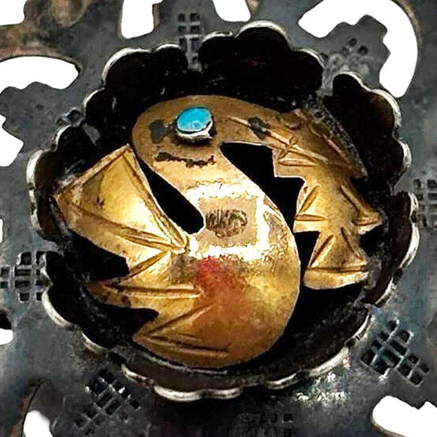 Peruvian 18k Gold & Sterling Sterling Bird Brooch w/ Turquoise Inlaid In Distressed Condition For Sale In Van Nuys, CA