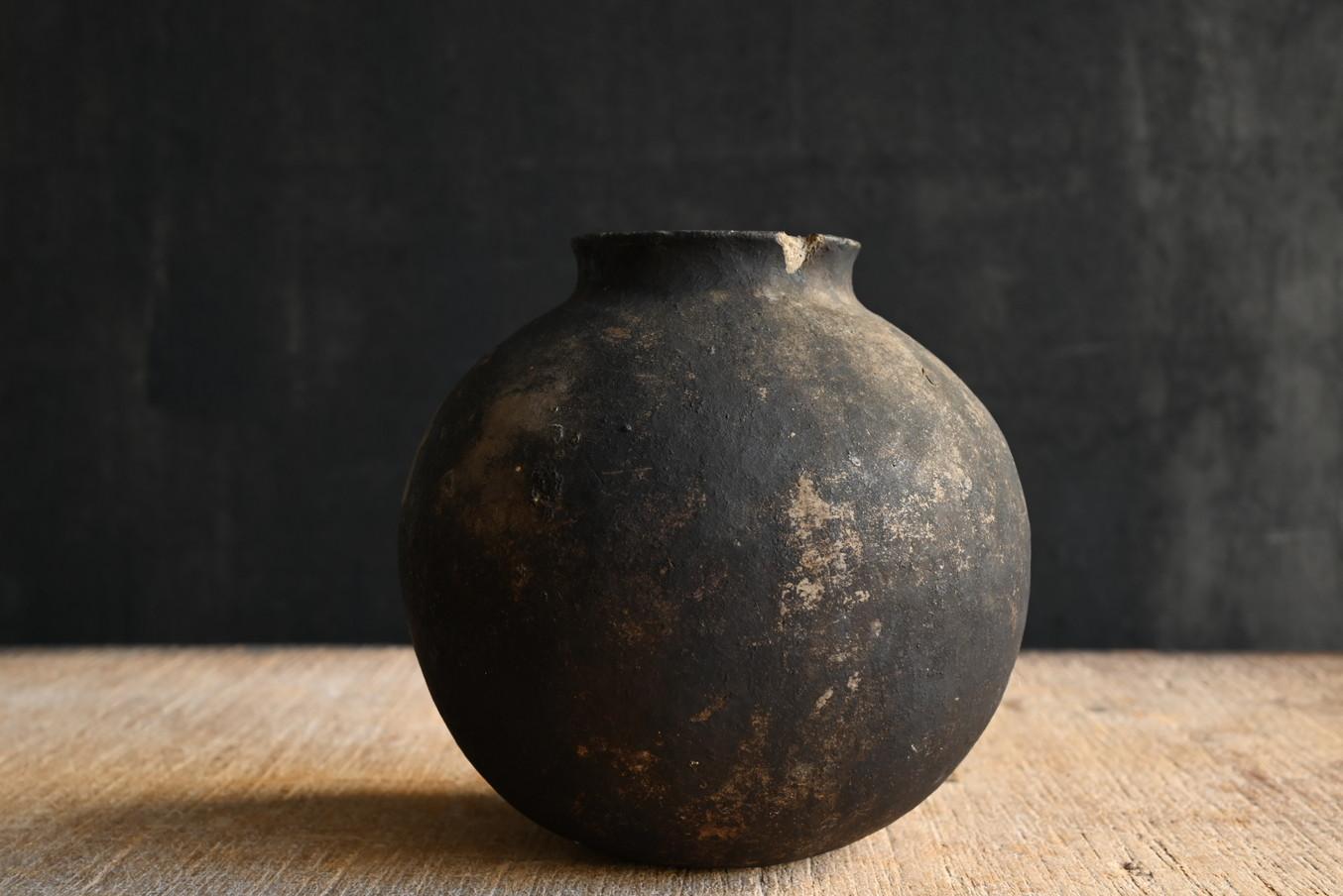 18th Century and Earlier Peruvian antique round earthenware/17th-19th century/Wabi-Sabi small vase For Sale