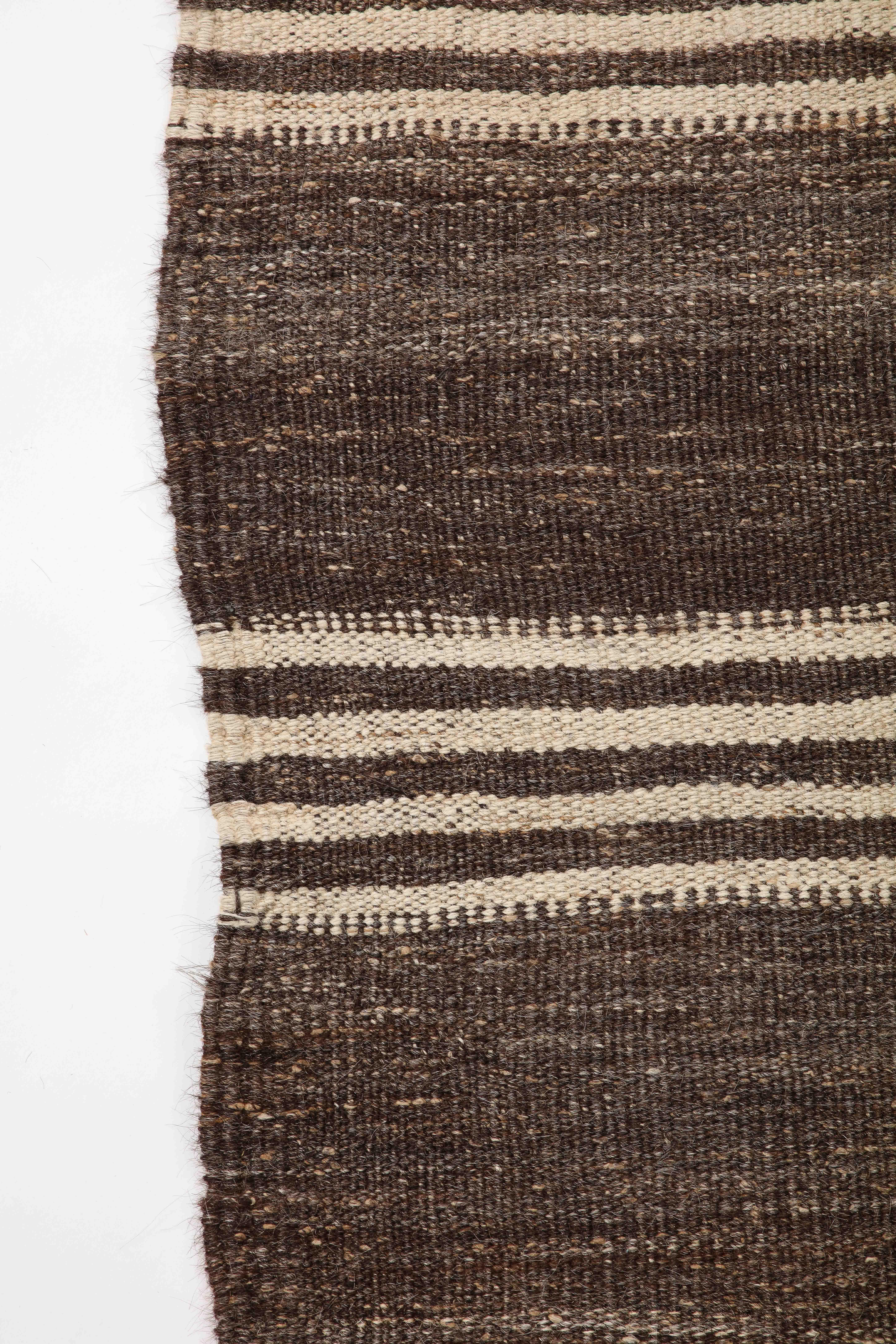 Laine Tapis en laine rayé marron noué à la main au Pérou en vente