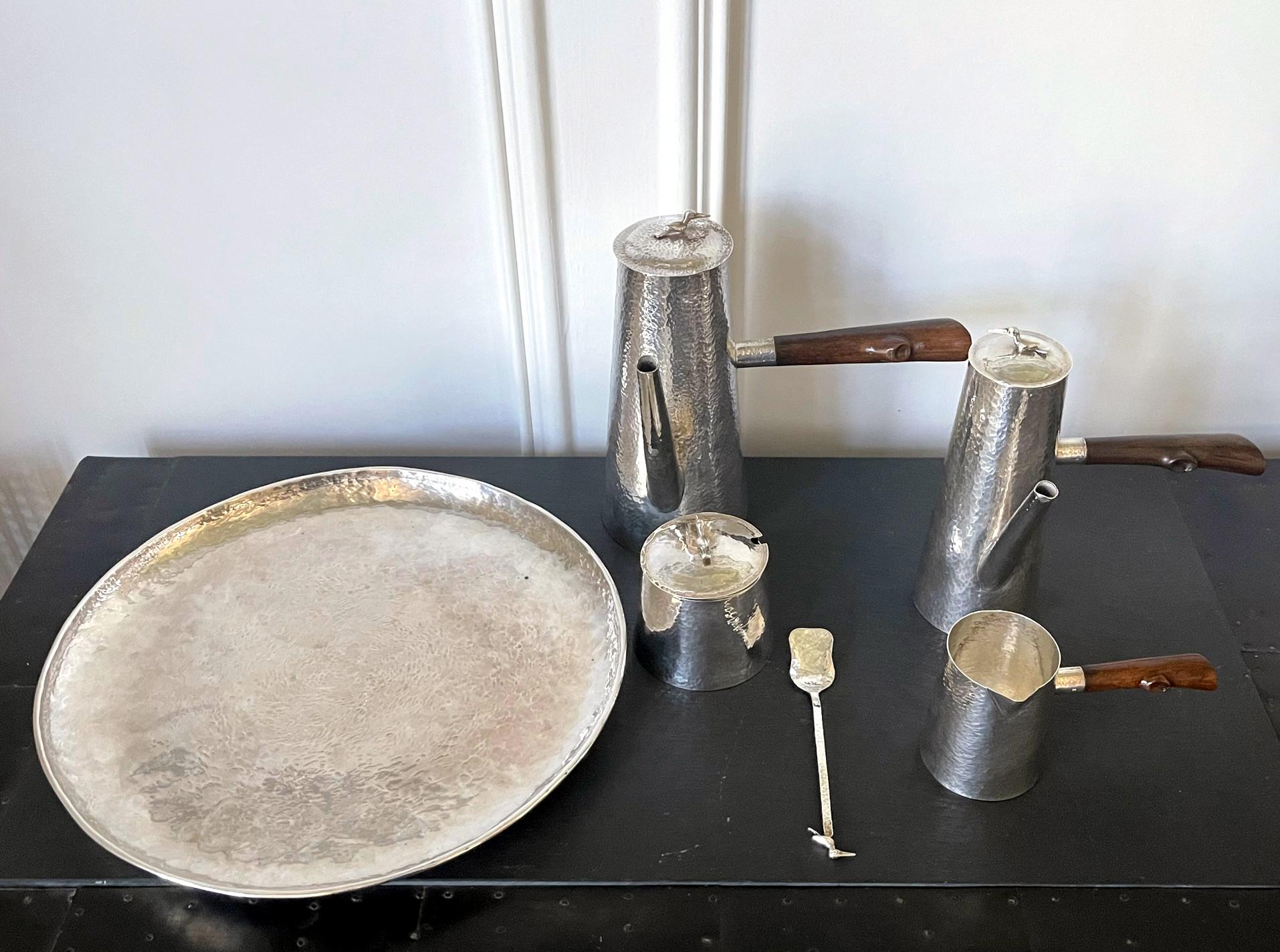 Juego de café modernista peruano de plata de ley Martillado en venta