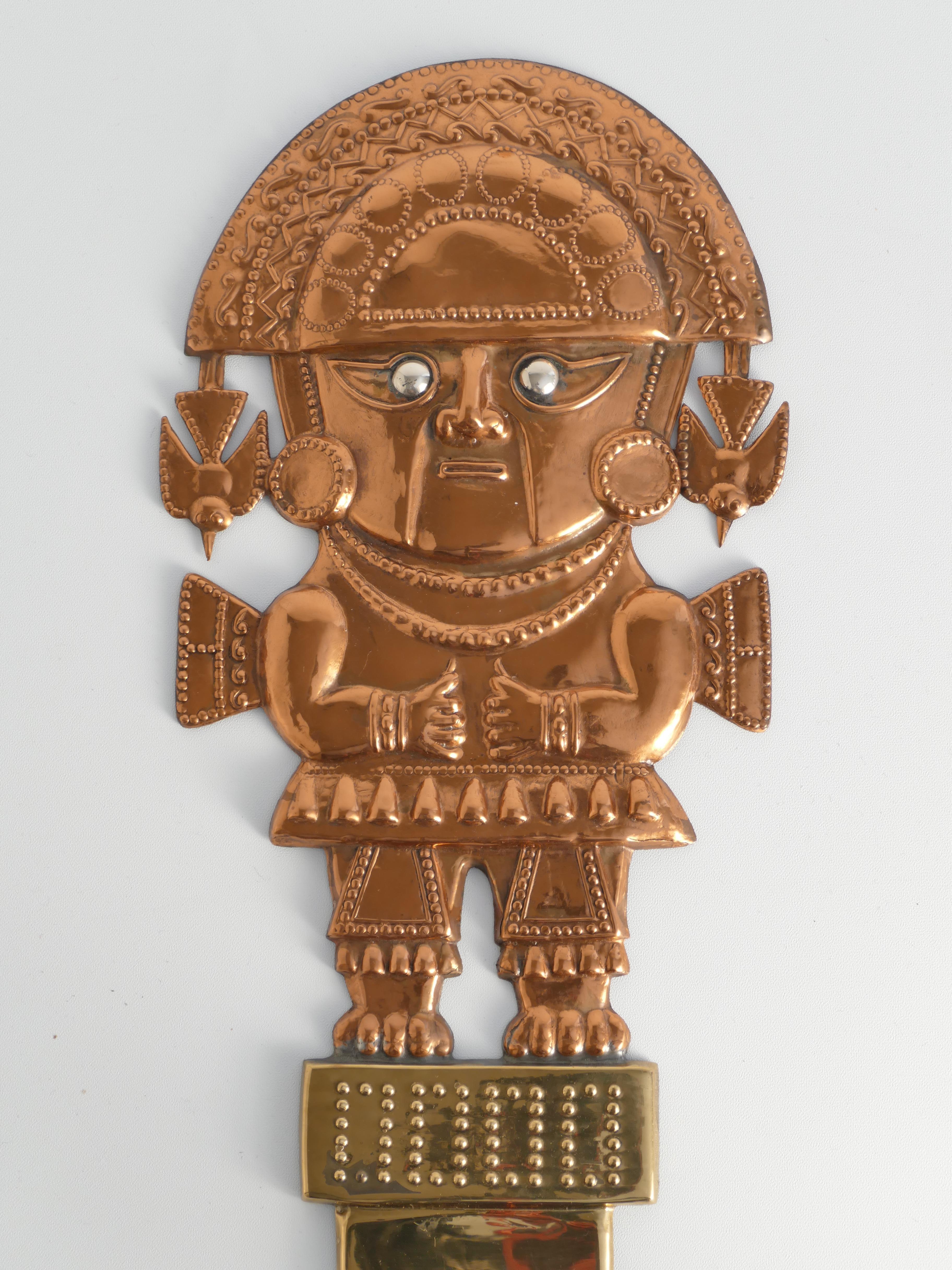 Peruvian Naylamp Brass & Copper Model of a Ceremonial Tumi Knife Wall Hanging In Good Condition For Sale In Grythyttan, SE