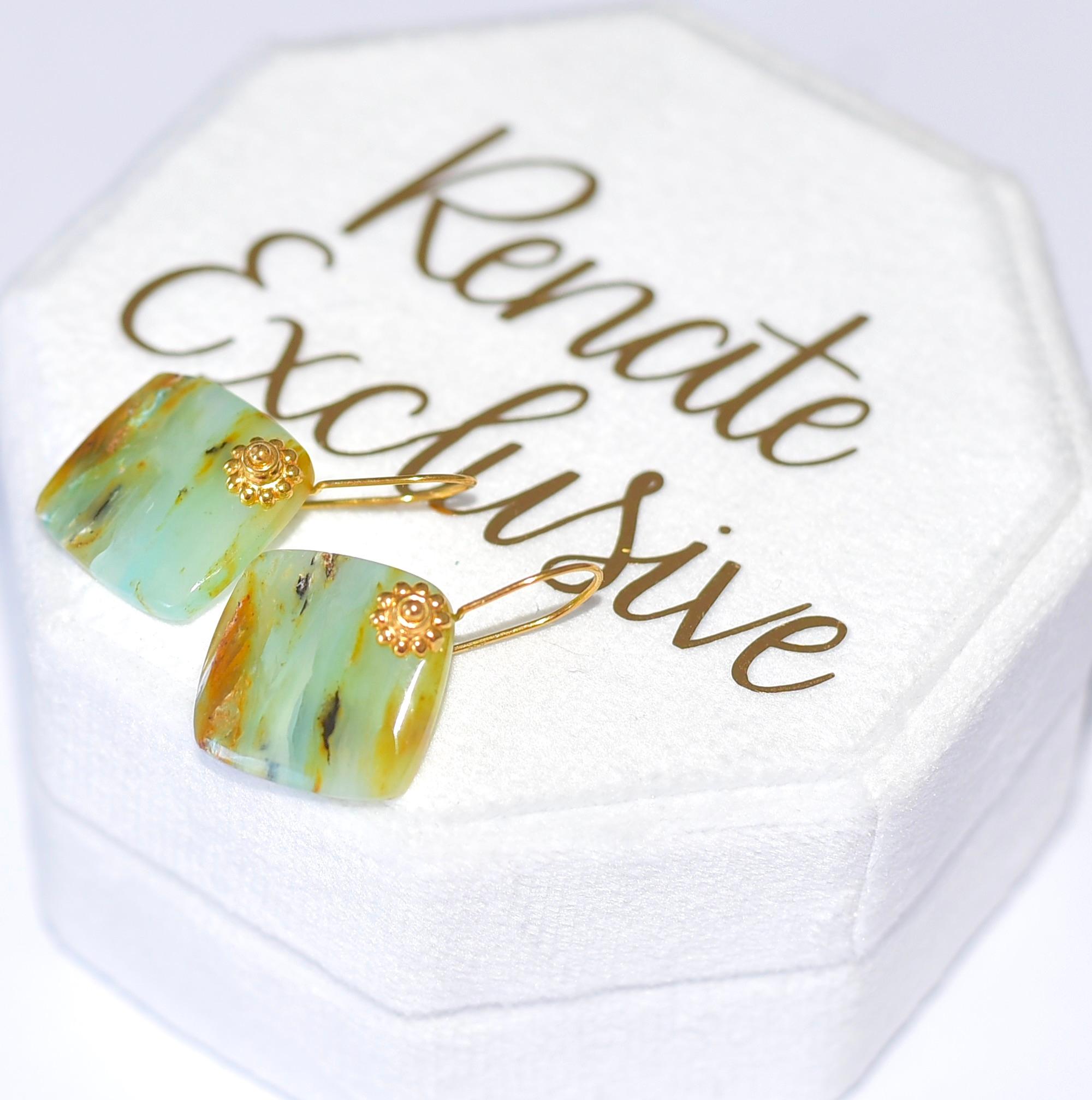 Peruvian Opal Earrings in 18K Solid Yellow Gold In New Condition In Astoria, NY