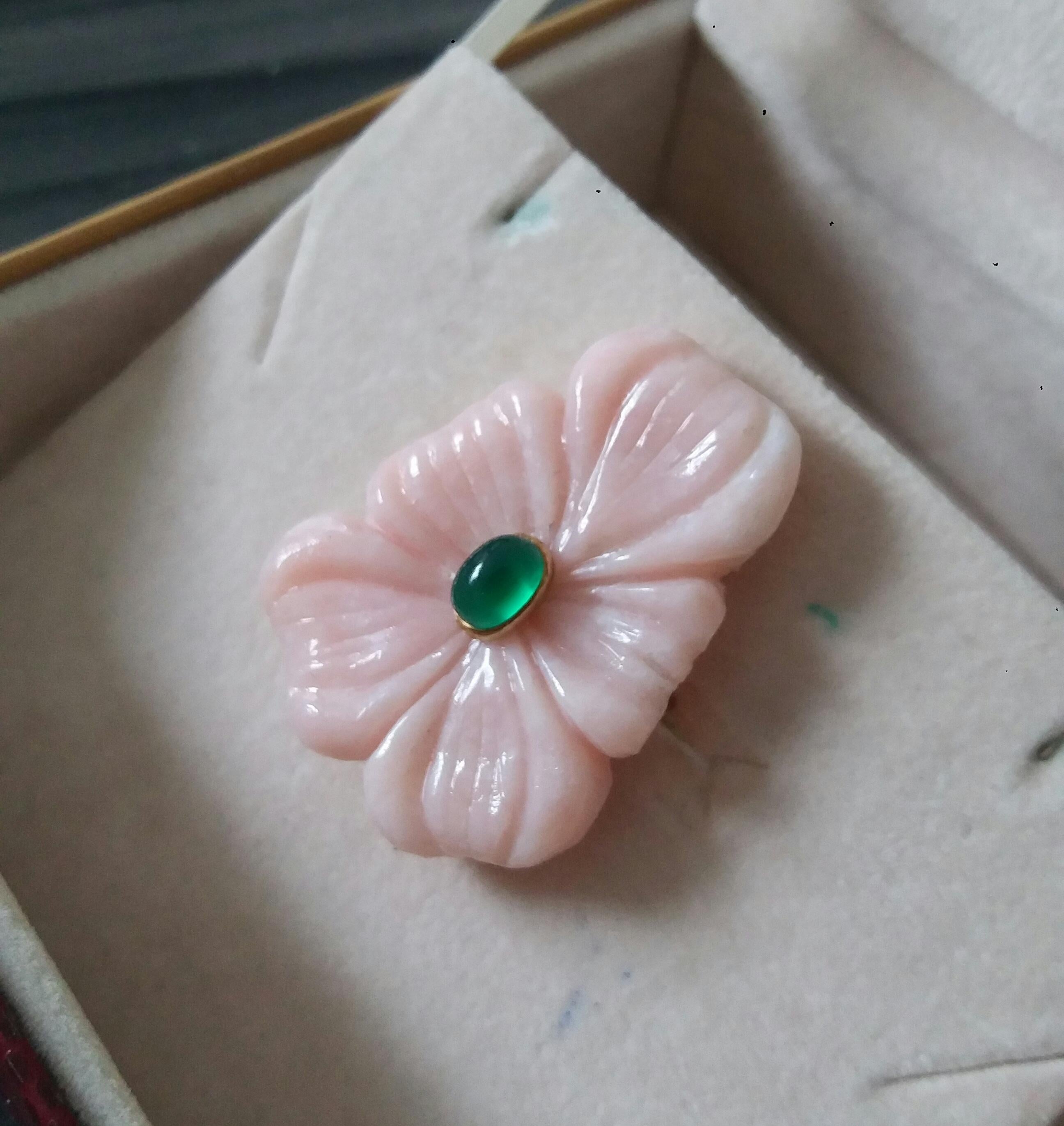 For Sale:  Peruvian Pink Opal Flower Oval Green Onyx Cabochon Solid 14K Gold Fashion Ring 14