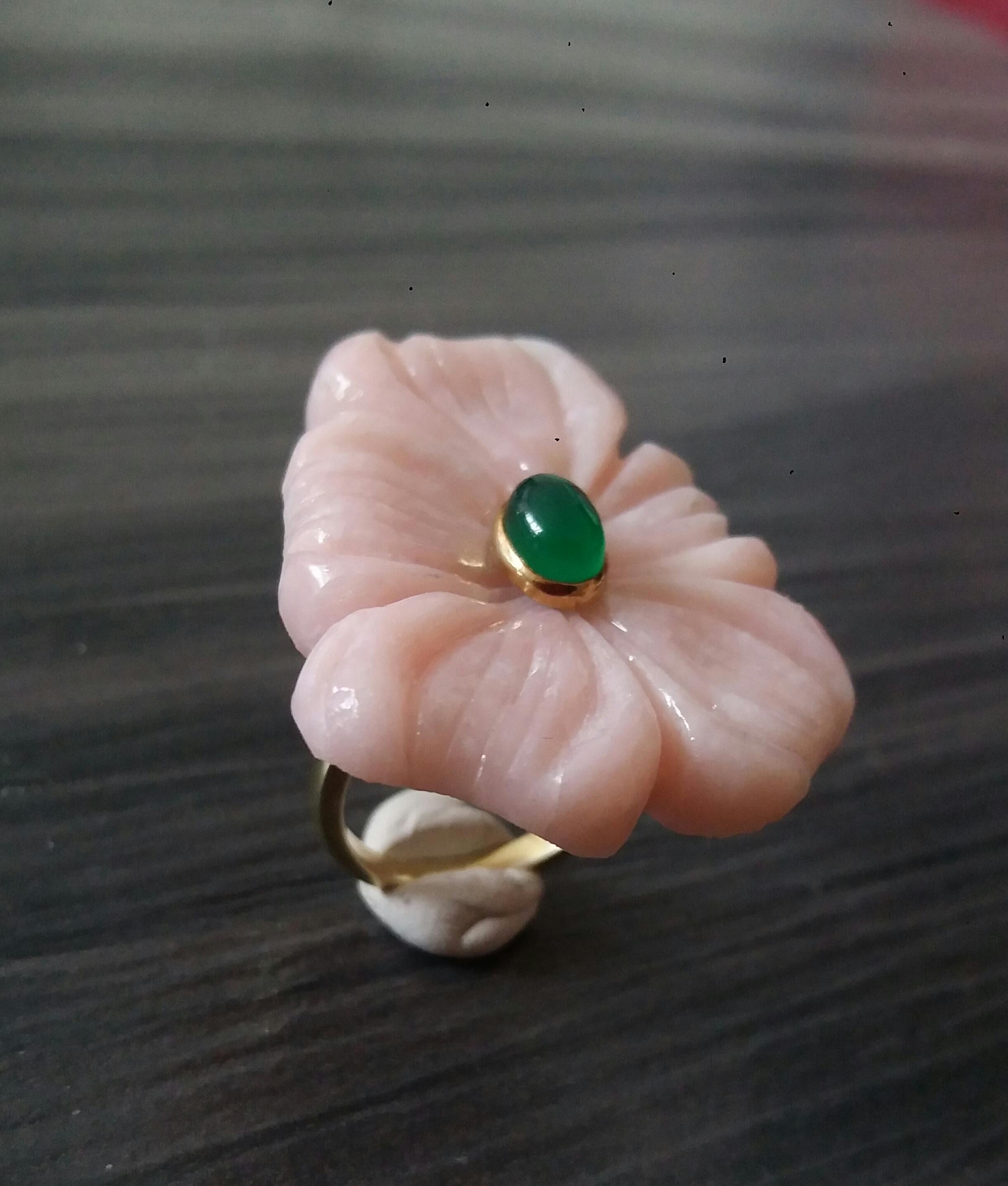 For Sale:  Peruvian Pink Opal Flower Oval Green Onyx Cabochon Solid 14K Gold Fashion Ring 15