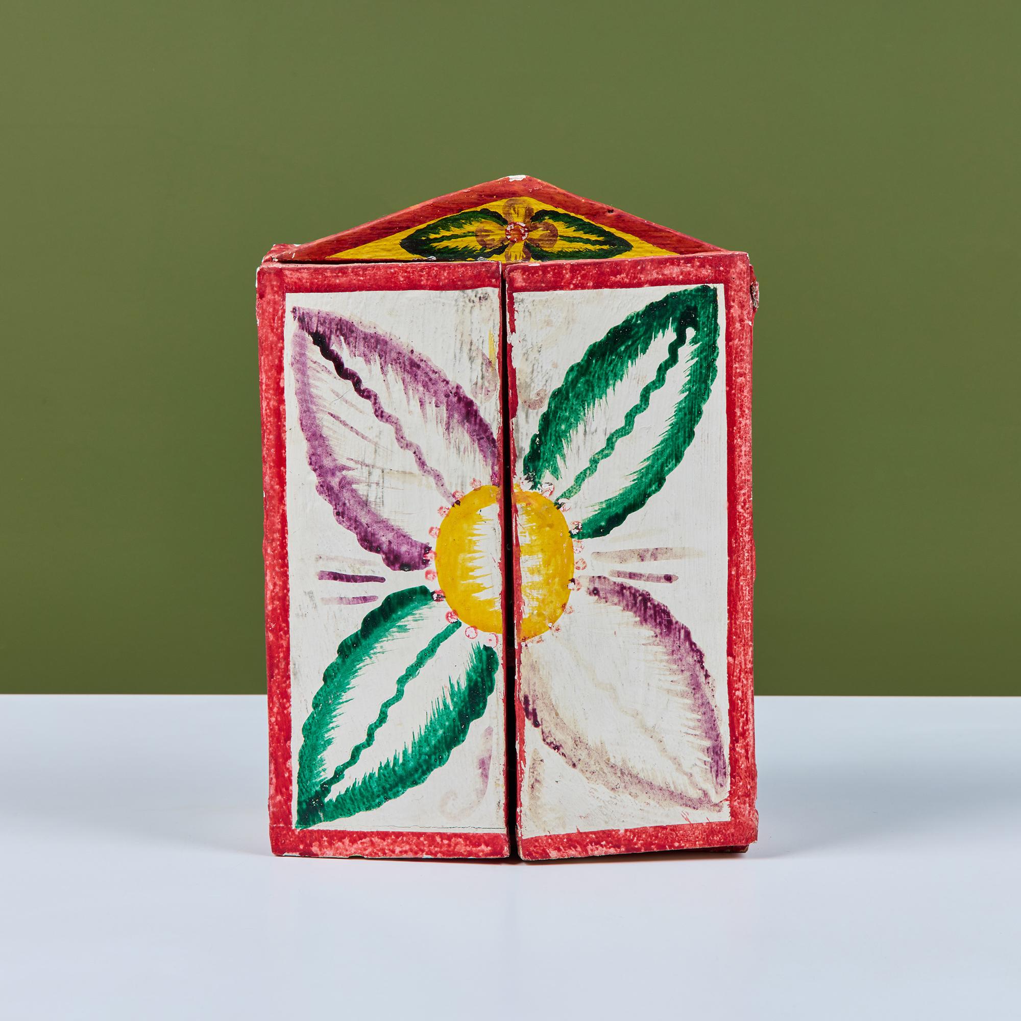 Sculpté à la main Retablo de la succession Evelyn Ackerman en vente