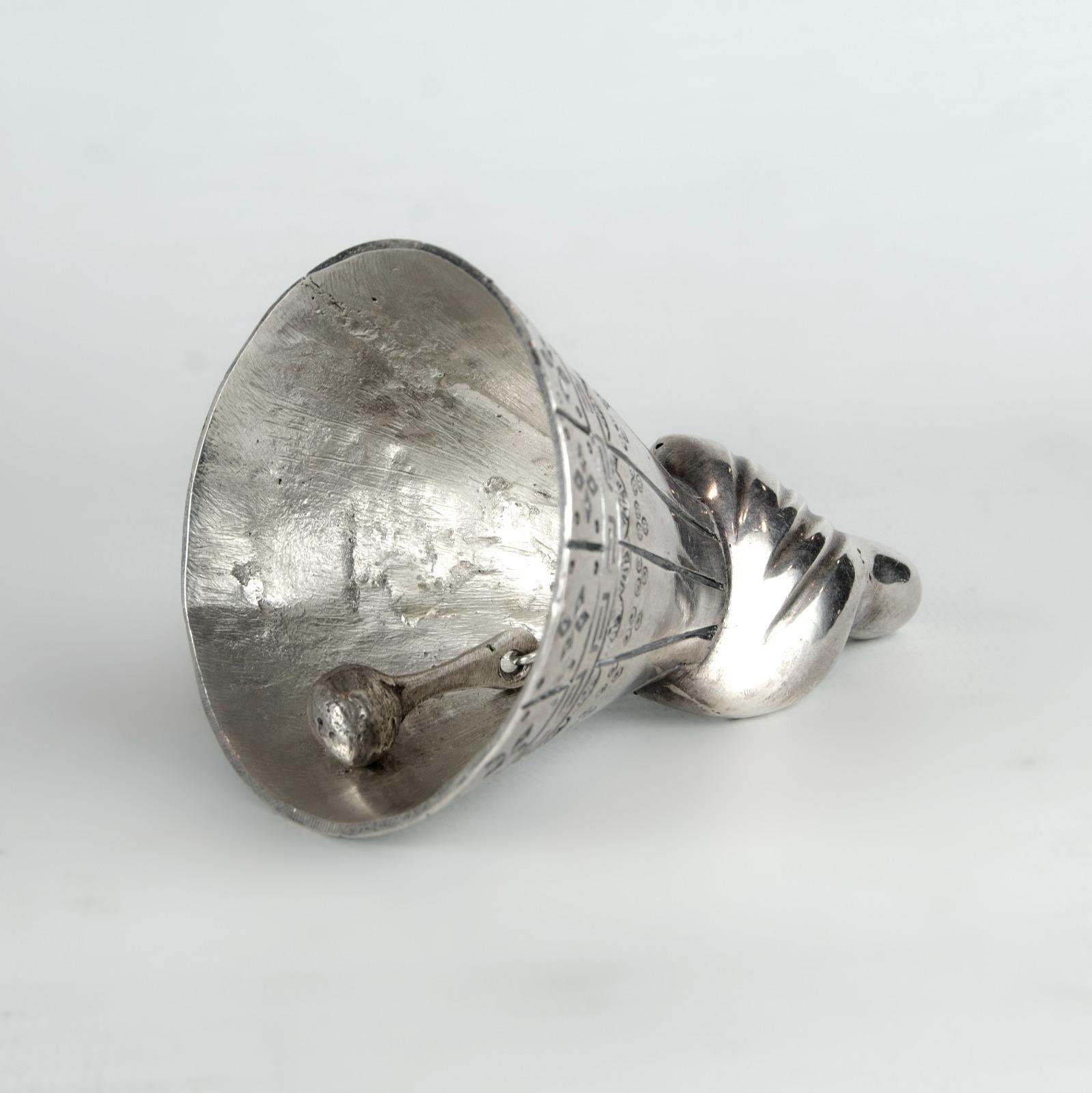 Peruvian Table Bell in 925 Silver from the middle - 20th century In Good Condition For Sale In Autonomous City Buenos Aires, CABA