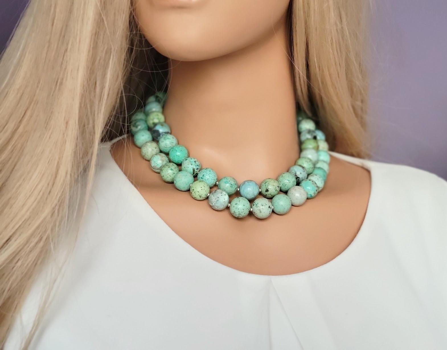Lange peruanische türkisfarbene lange Halskette mit türkisfarbenem Verschluss im Angebot 7
