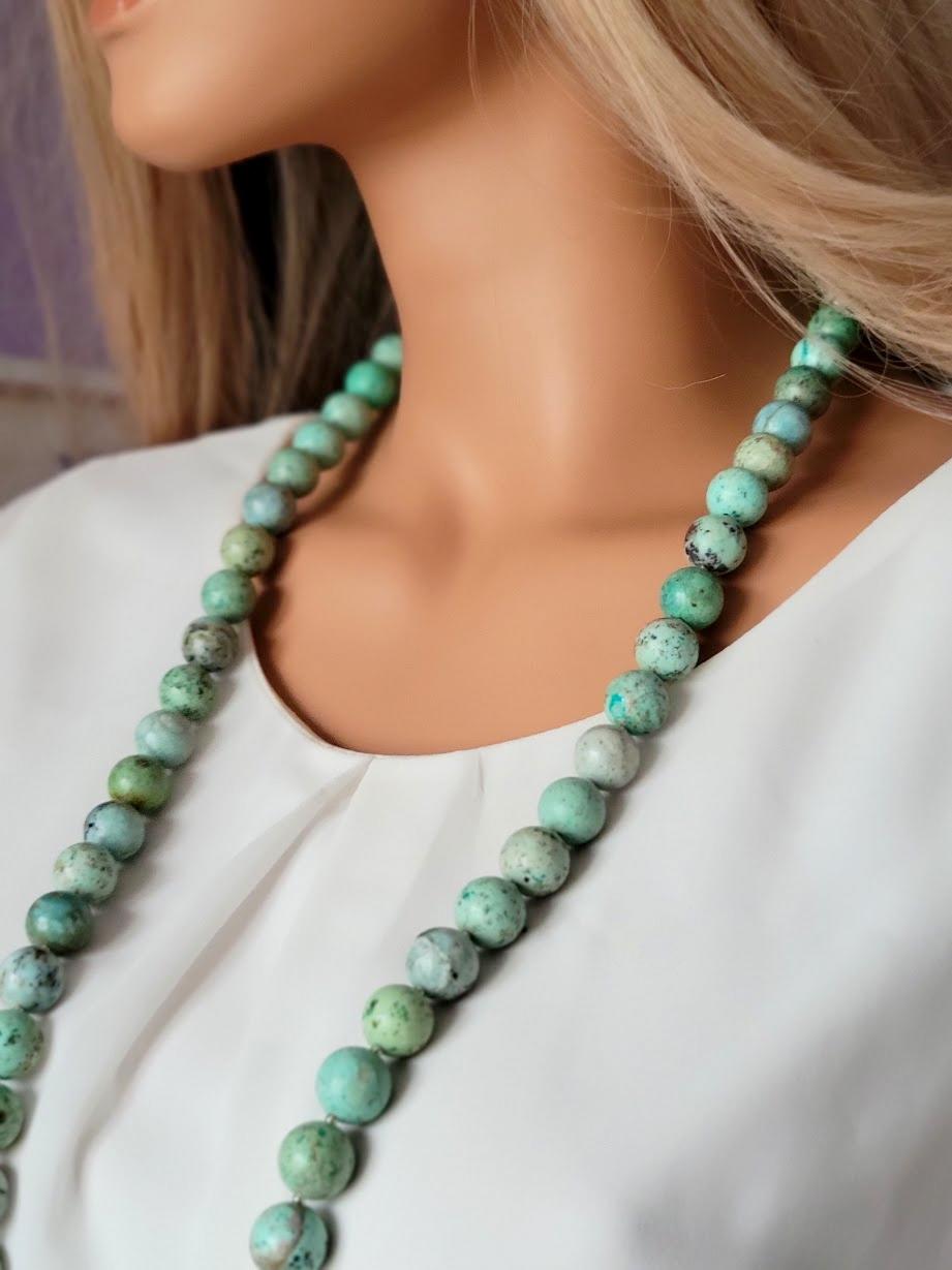 Lange peruanische türkisfarbene lange Halskette mit türkisfarbenem Verschluss im Angebot 3