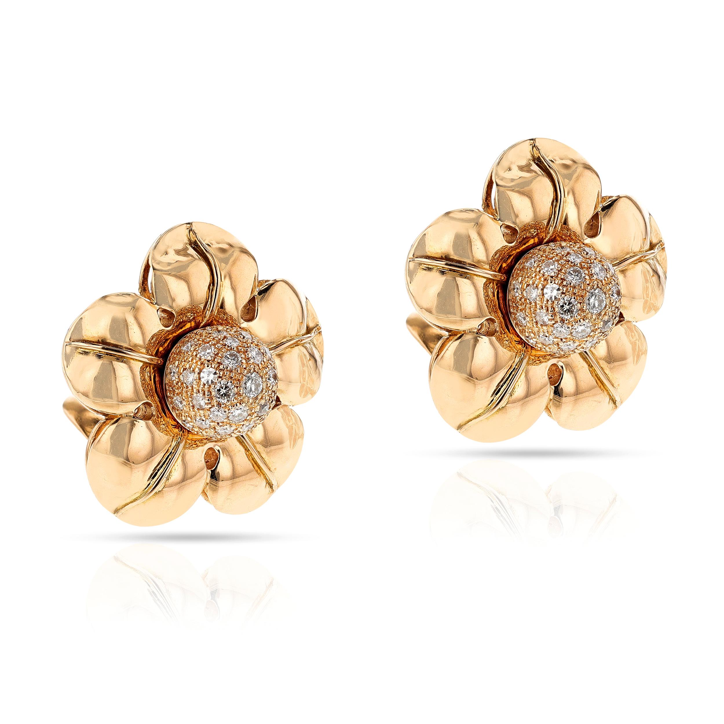 Taille ronde Pery et Fils Van Cleef & Arpels Boucles d'oreilles florales en or et diamants, 18 carats en vente