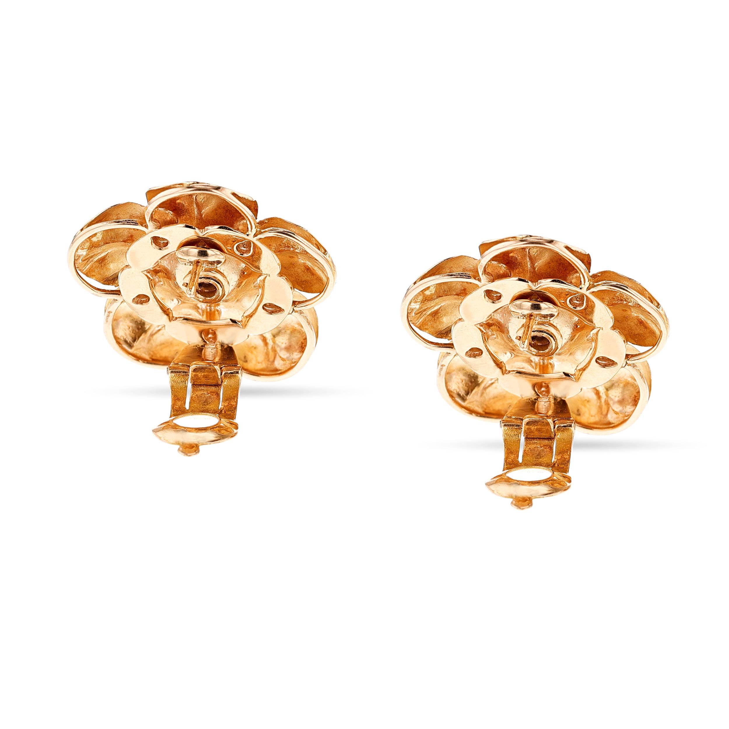 Pery et Fils Van Cleef & Arpels Floral Earrings with Gold and Diamonds, 18k In Excellent Condition For Sale In New York, NY