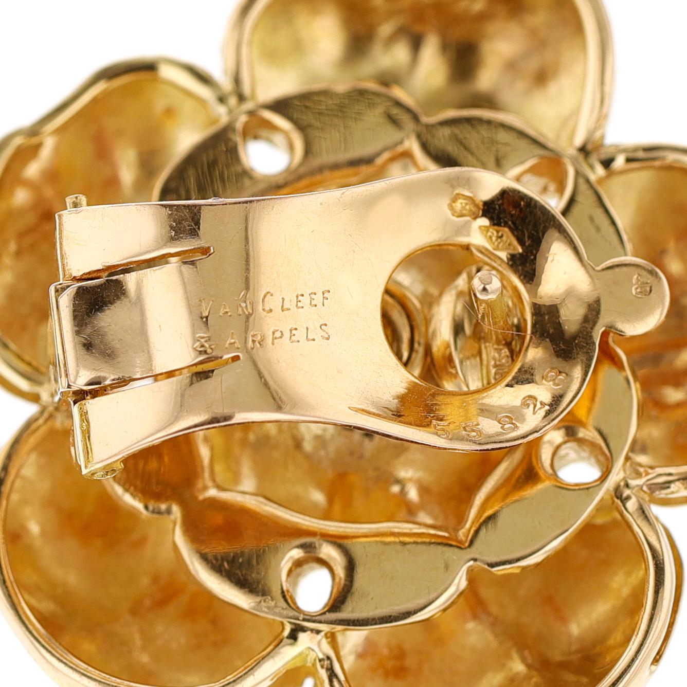 Pery et Fils Van Cleef & Arpels Boucles d'oreilles florales en or et diamants, 18 carats en vente 1