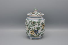 Pesaro - Albarello and cover - decor 'al tacchiolo', 18th century