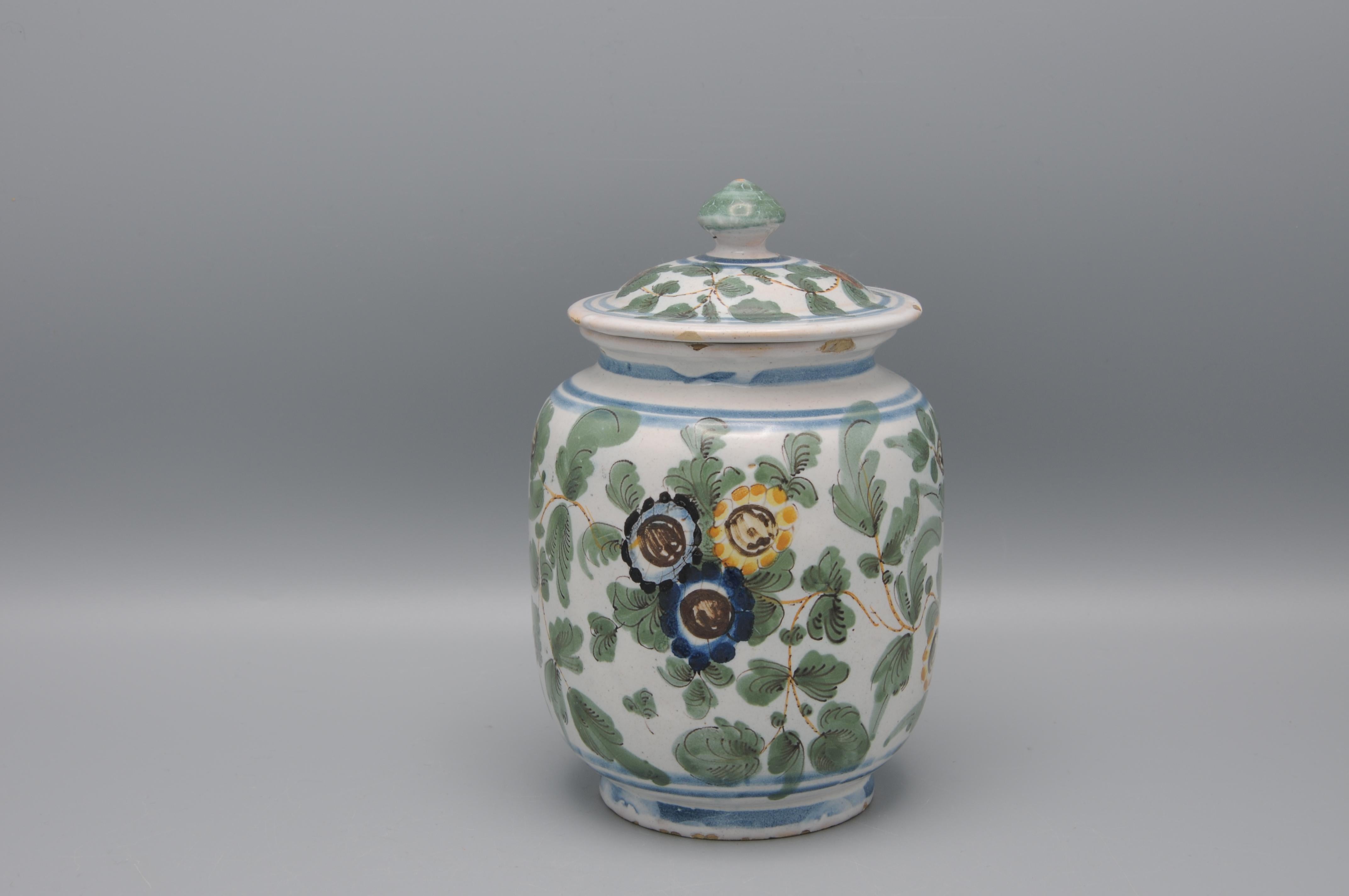 Maiolica Pesaro - Albarello and cover - decor 'al tacchiolo', 18th century For Sale