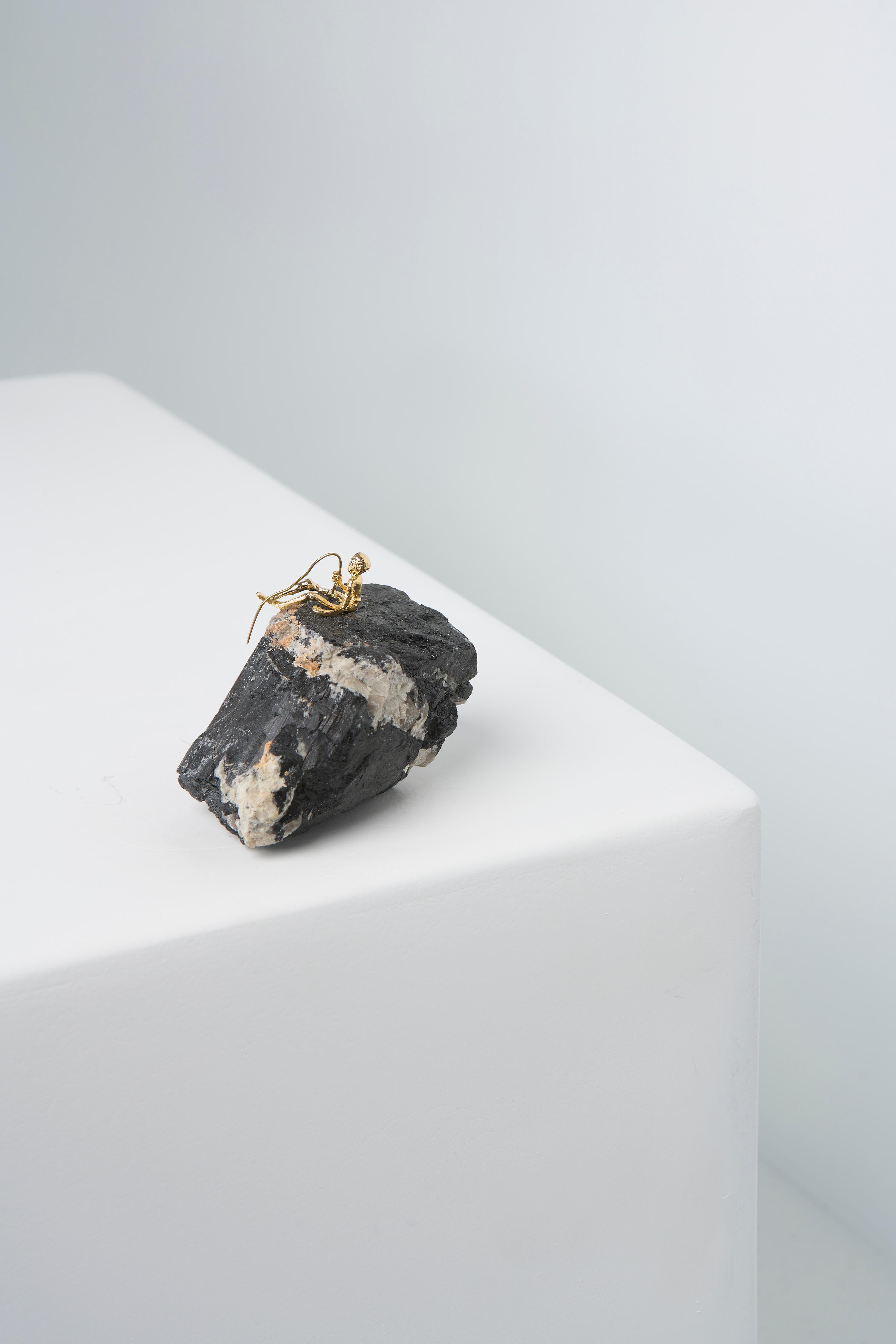 Pescador-Serie, N868 Granada, Fischer-Tisch-Skulptur aus schwarzem Turmalin (Minimalistisch) im Angebot