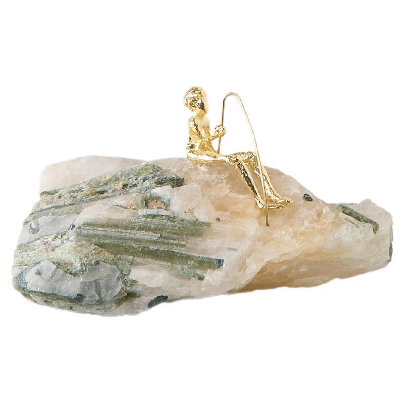 Série Pescador N908 sculpture de table pêcheur en turmaline verte et quartz en vente