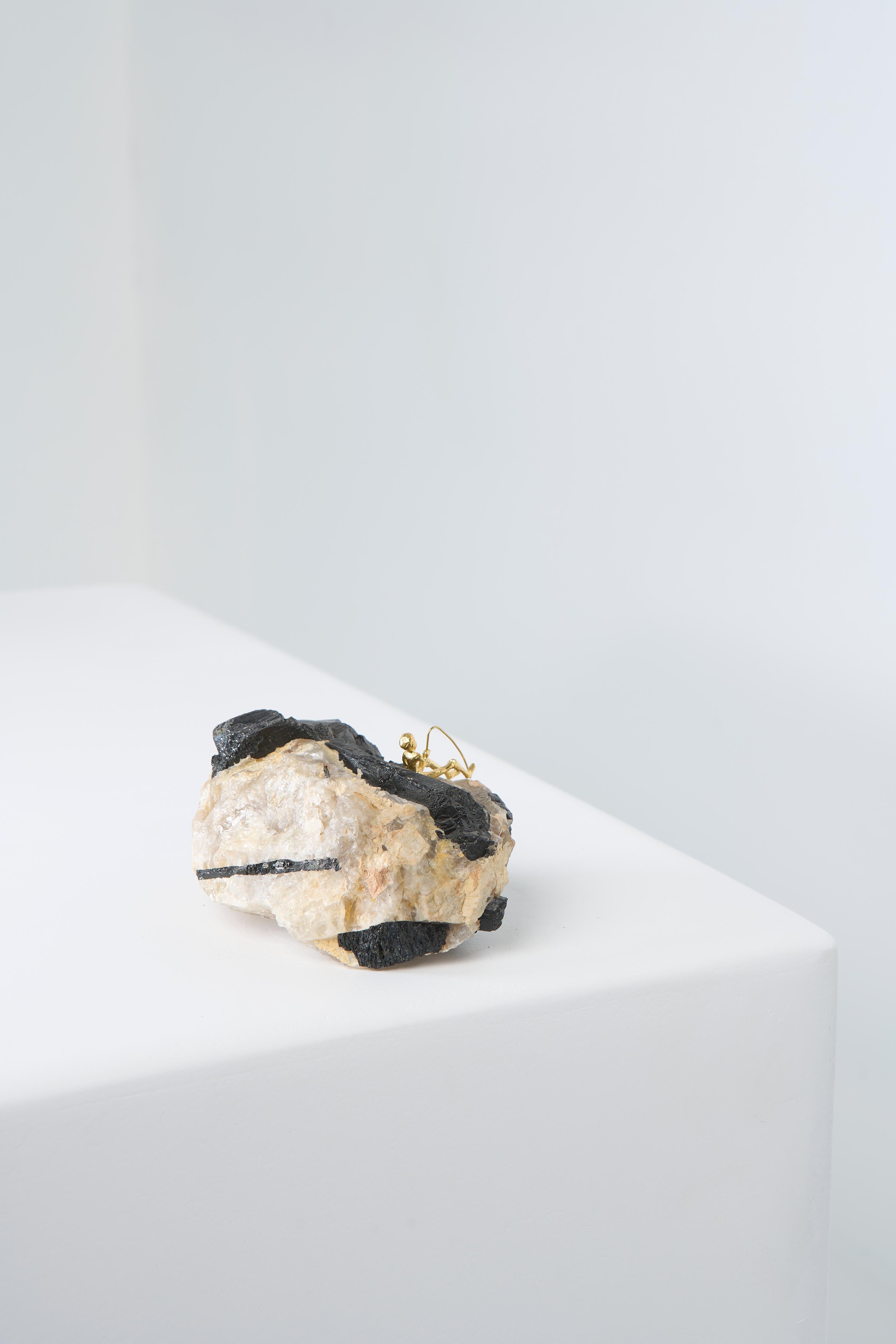 Minimaliste Série Pescador, N910 Turmaline noire en quartz Sculpture de table pour pêcheur en vente