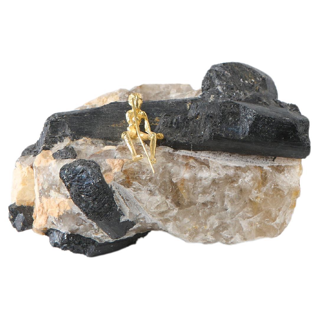 Série Pescador, N910 Turmaline noire en quartz Sculpture de table pour pêcheur