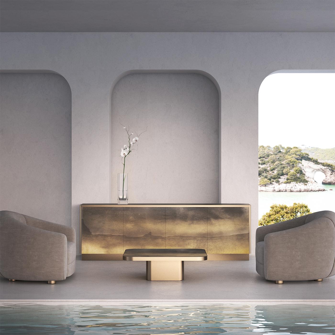 Sideboard in Gargano finish coating on etched glass. Baseboard and external edges in wood varnished with burnished brass finish, inside finish in brushed oak. Internal adjustable shelves in clear glass with polished edge.