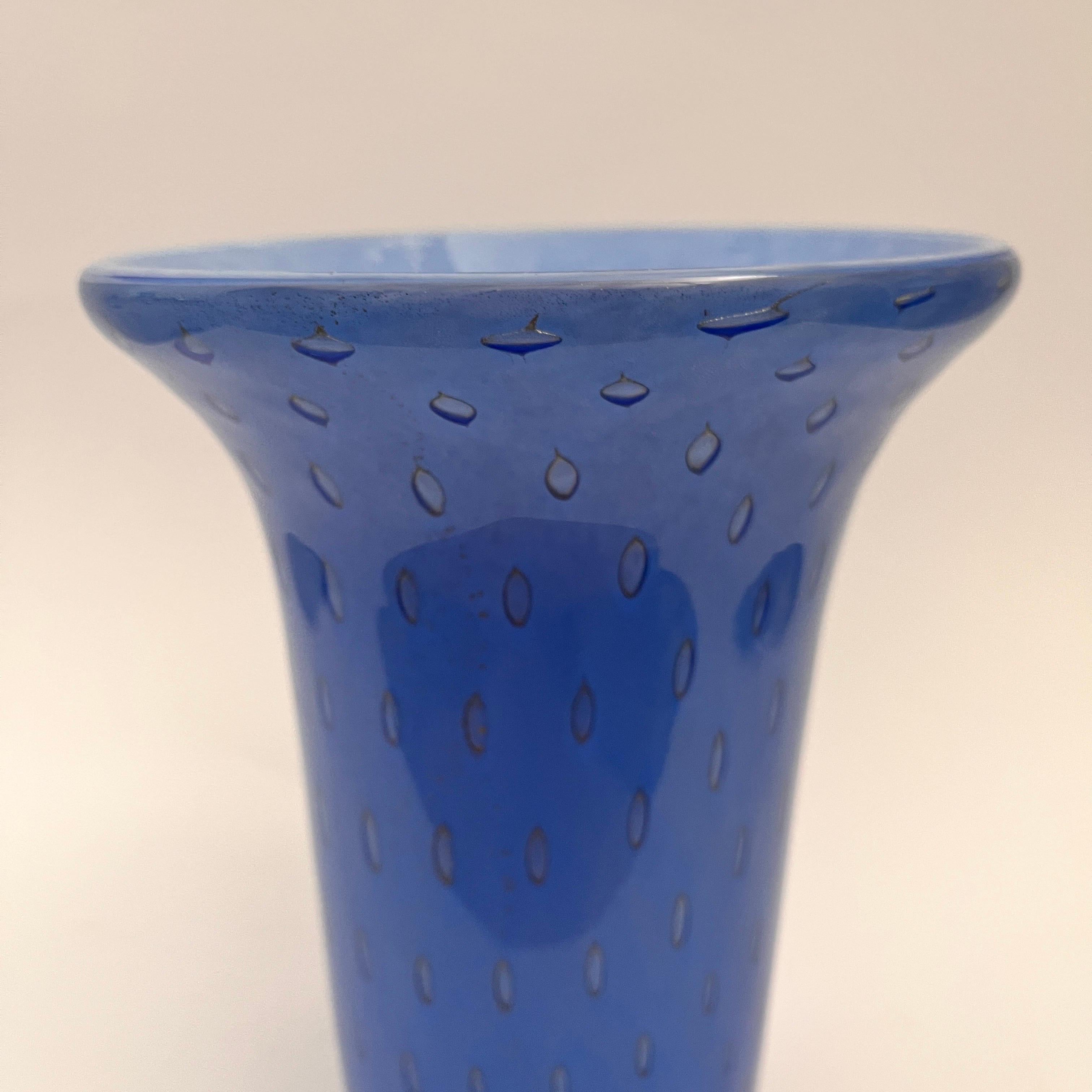 signed
blue vase with gold elements
perfect condition
Murano Pesci