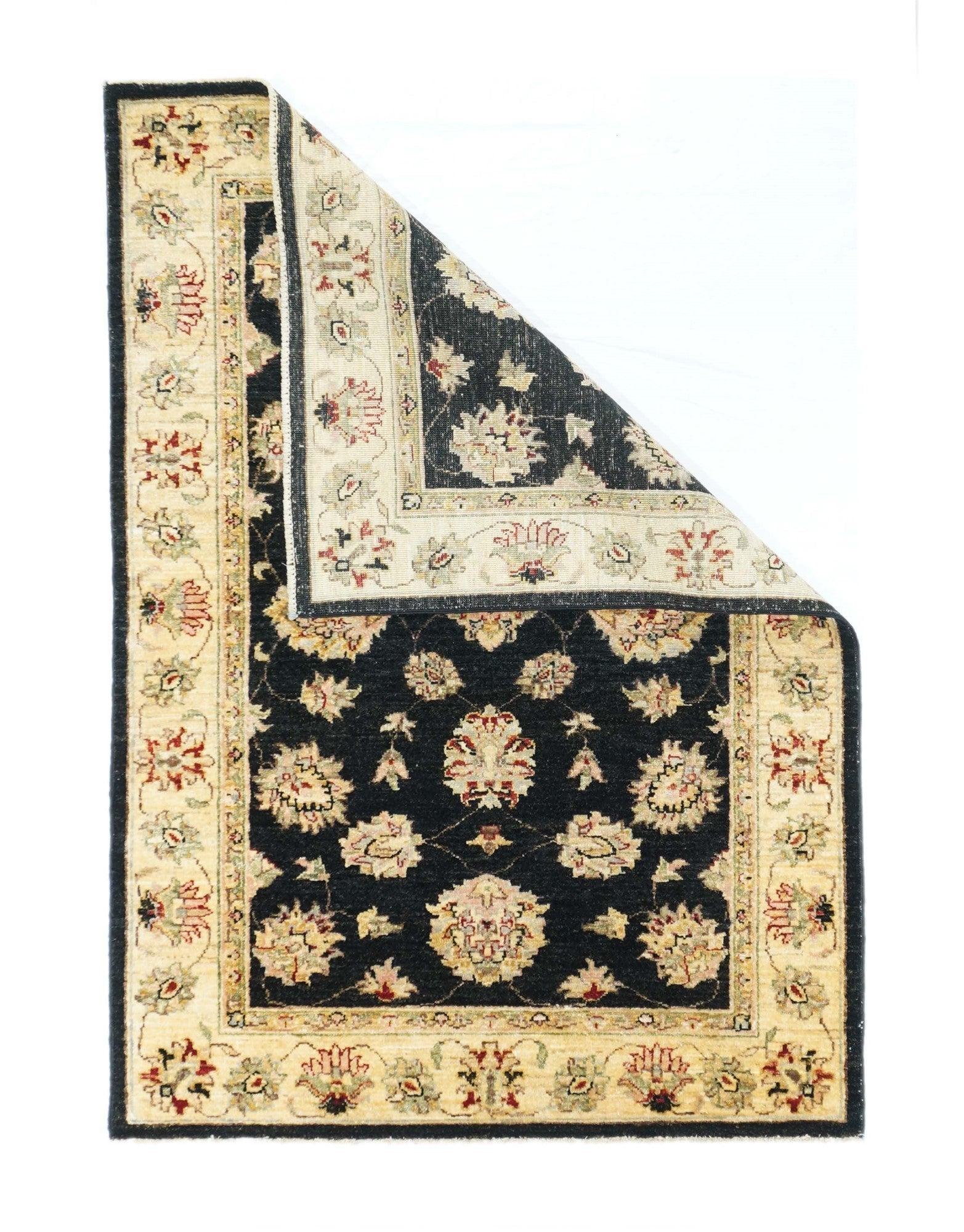 Tapis Peshawar 3'4'' x 5'1''.