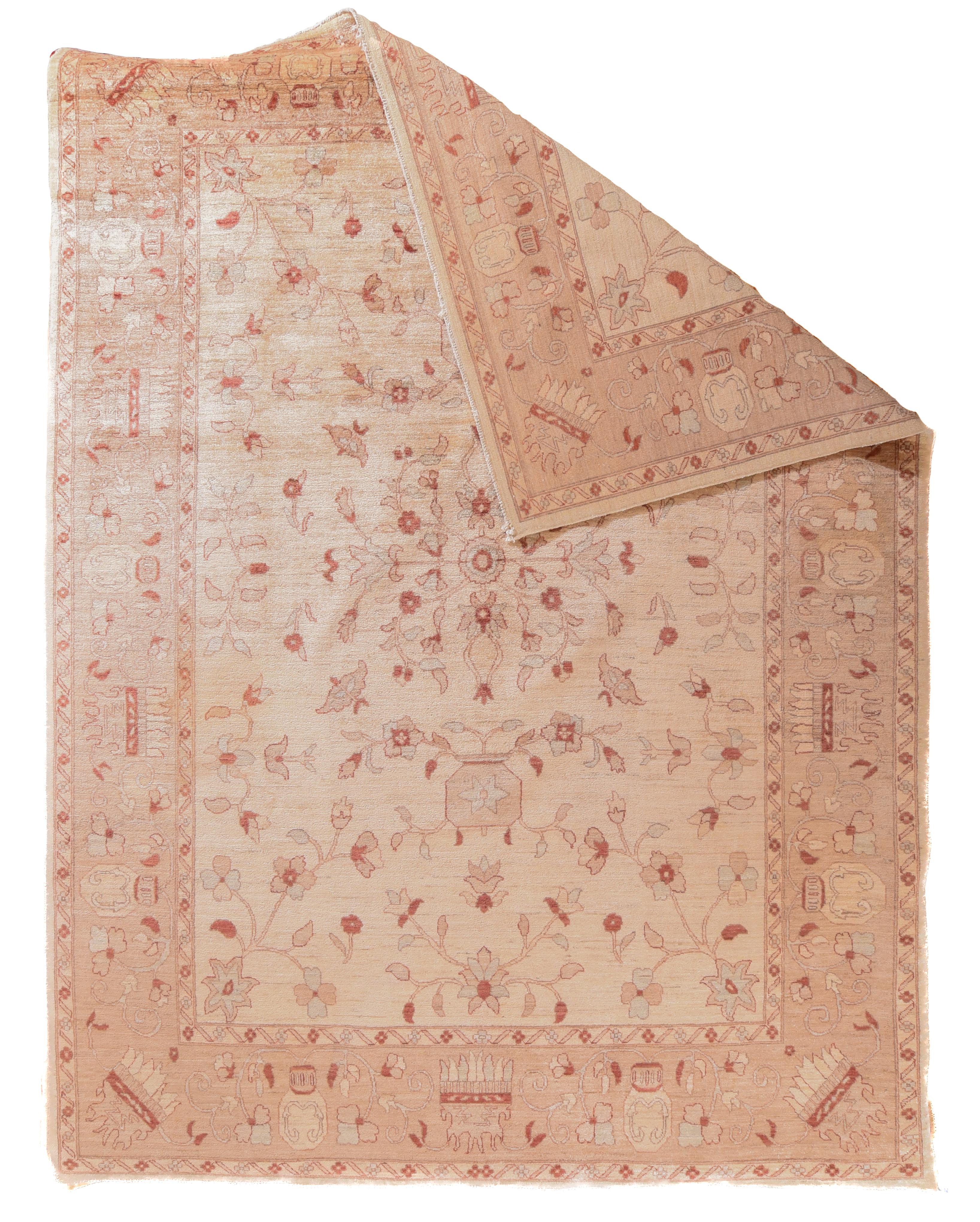 Peshawar Teppich 7'10'' x 10'7''. Nach dem Zweiten Weltkrieg in der pakistanischen Stadt Peschawar gewebte Streuartikel und größere Stücke im persischen kurvilinearen Stil. Mittlere Webart, trockener und fester Flor; Medaillon-, Zentral- und