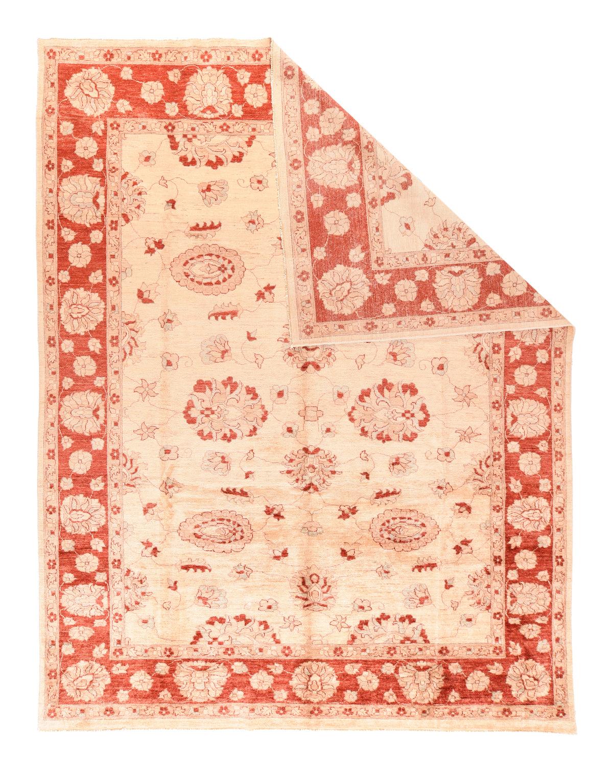 Peshawar Teppich 8'11'' x 11'5''. Diese Streuung im Sultanabad-Stil zeigt eine zentrale gebrochene Säule mit Blütenpalmetten und Paaren von ein- und auslaufenden Palmetten auf sandig-cremefarbenem Grund mit einer symmetrischen Streuung von Blättern