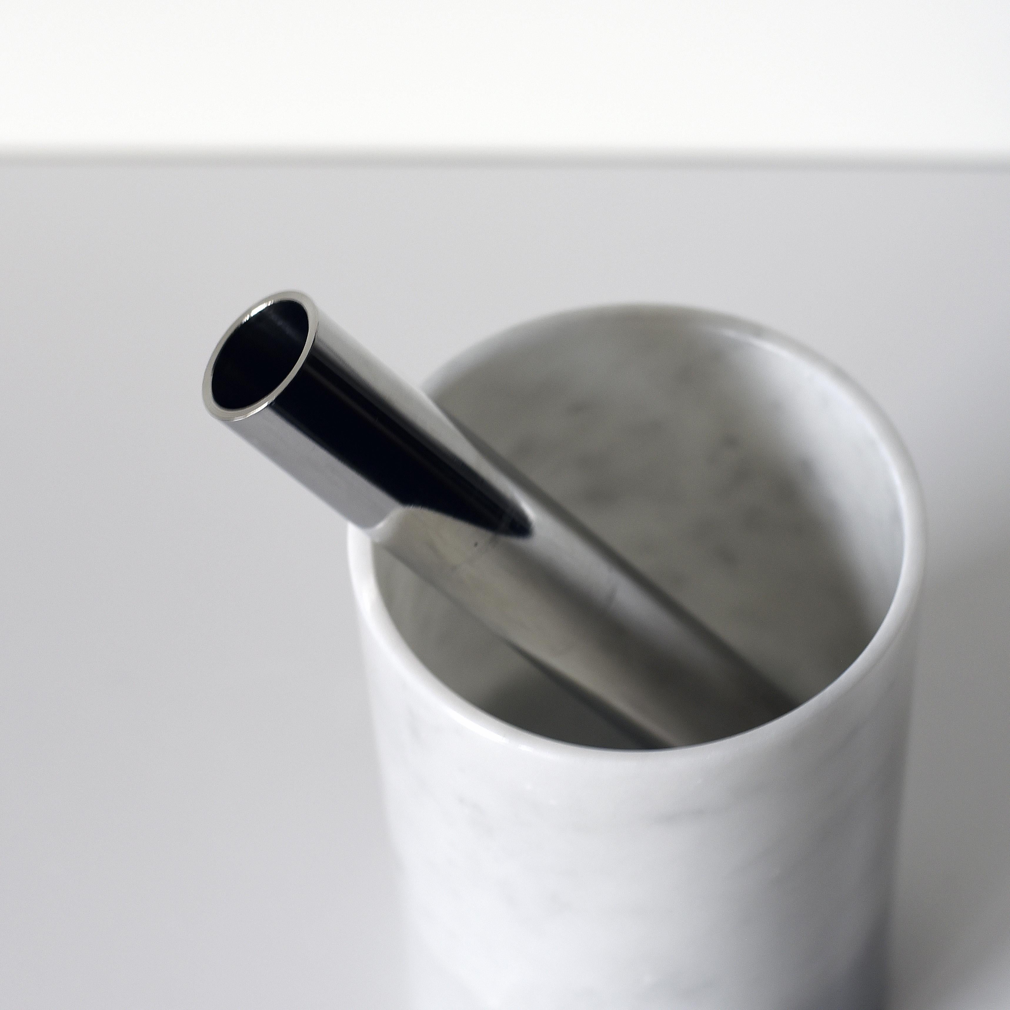 Pestello in acciaio inox

Il pestello, è l'accessorio in acciaio inox 316, ottimo per la preparazione di cocktail ed utile anche nella frantumazione del ghiaccio. La sua testa arrotondata si adatta bene ad ogni geometria del fondo del contenitore