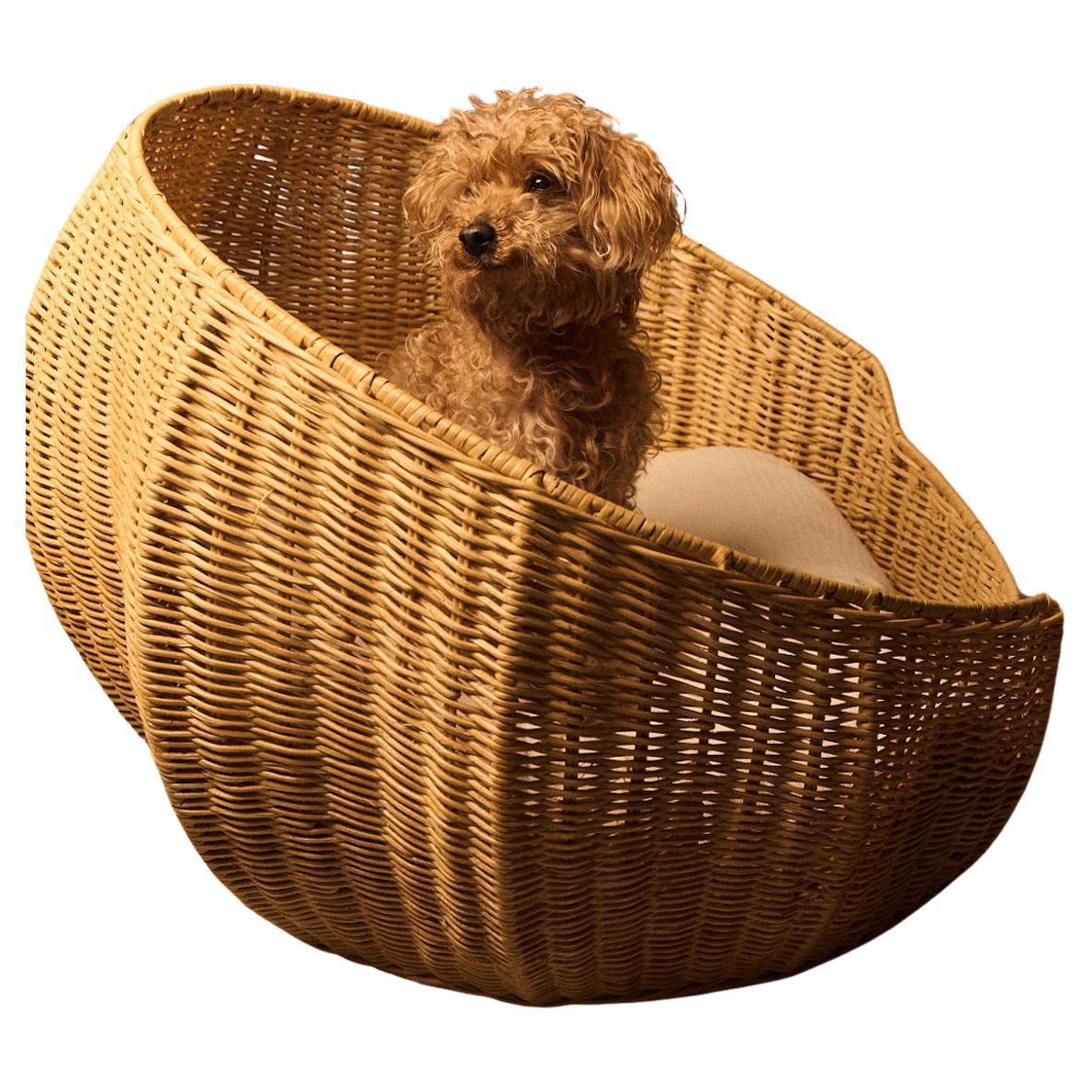 Panier pour animaux, petit en rotin par J'Jute en vente