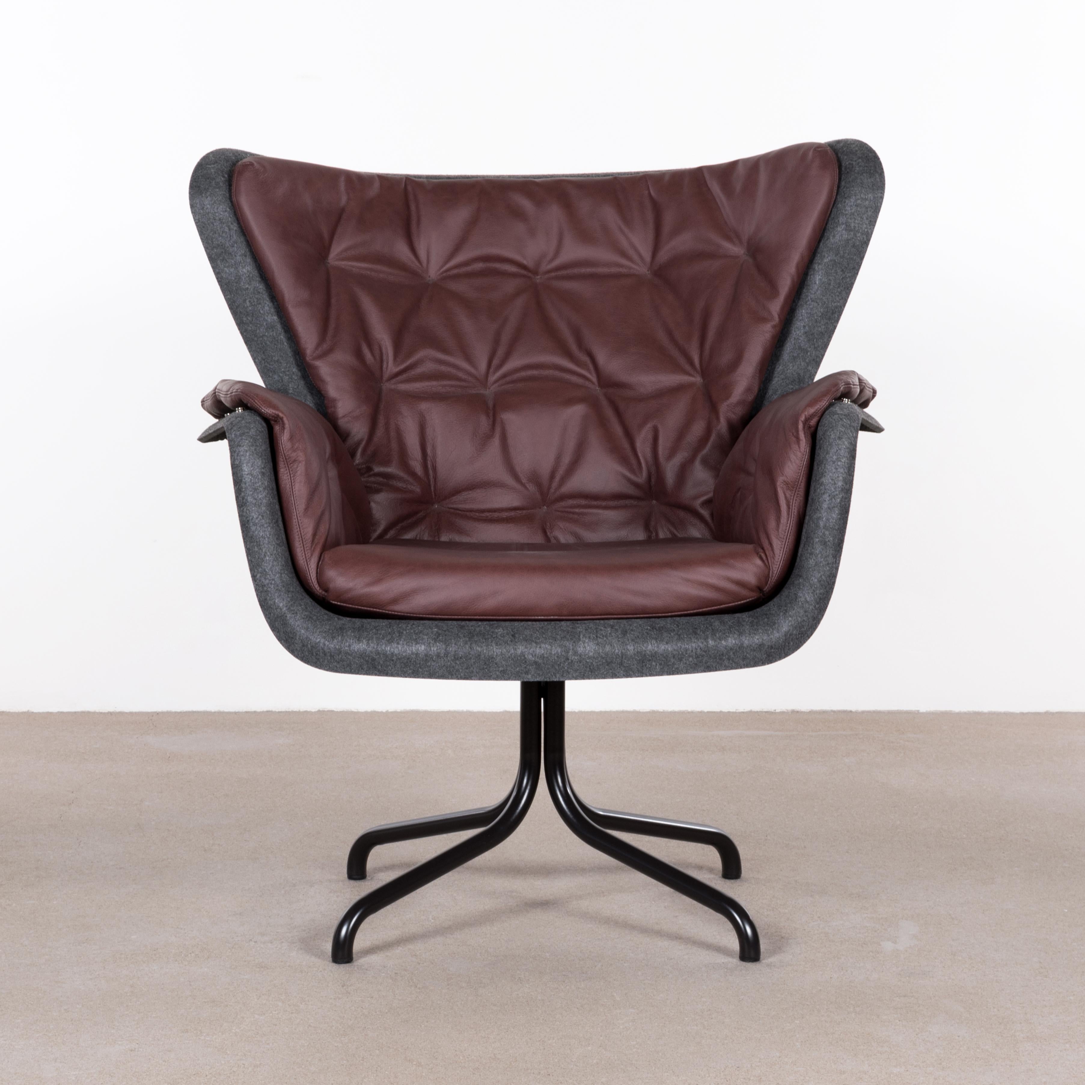 Comfortable and eco friendly armchair. The shell is made from recycled PET bottles and available in two grey tones. Finished with a removable cushion in leather (or fabric if desired). Frame made from tubular powder coated steel.
Various colors,