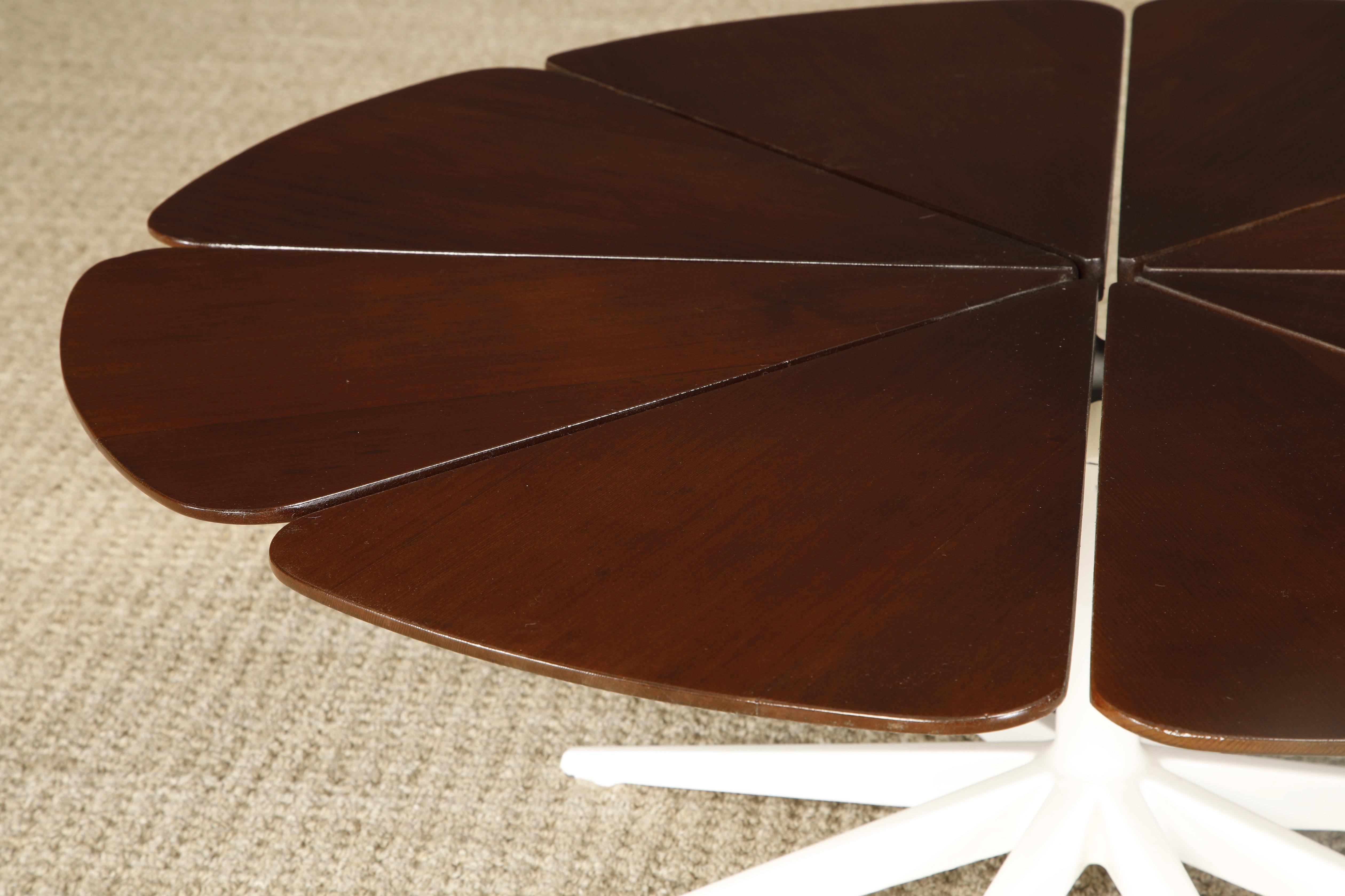 'Petal' Coffee Table by Richard Schultz for Knoll Associates, 1960s, Signed For Sale 3