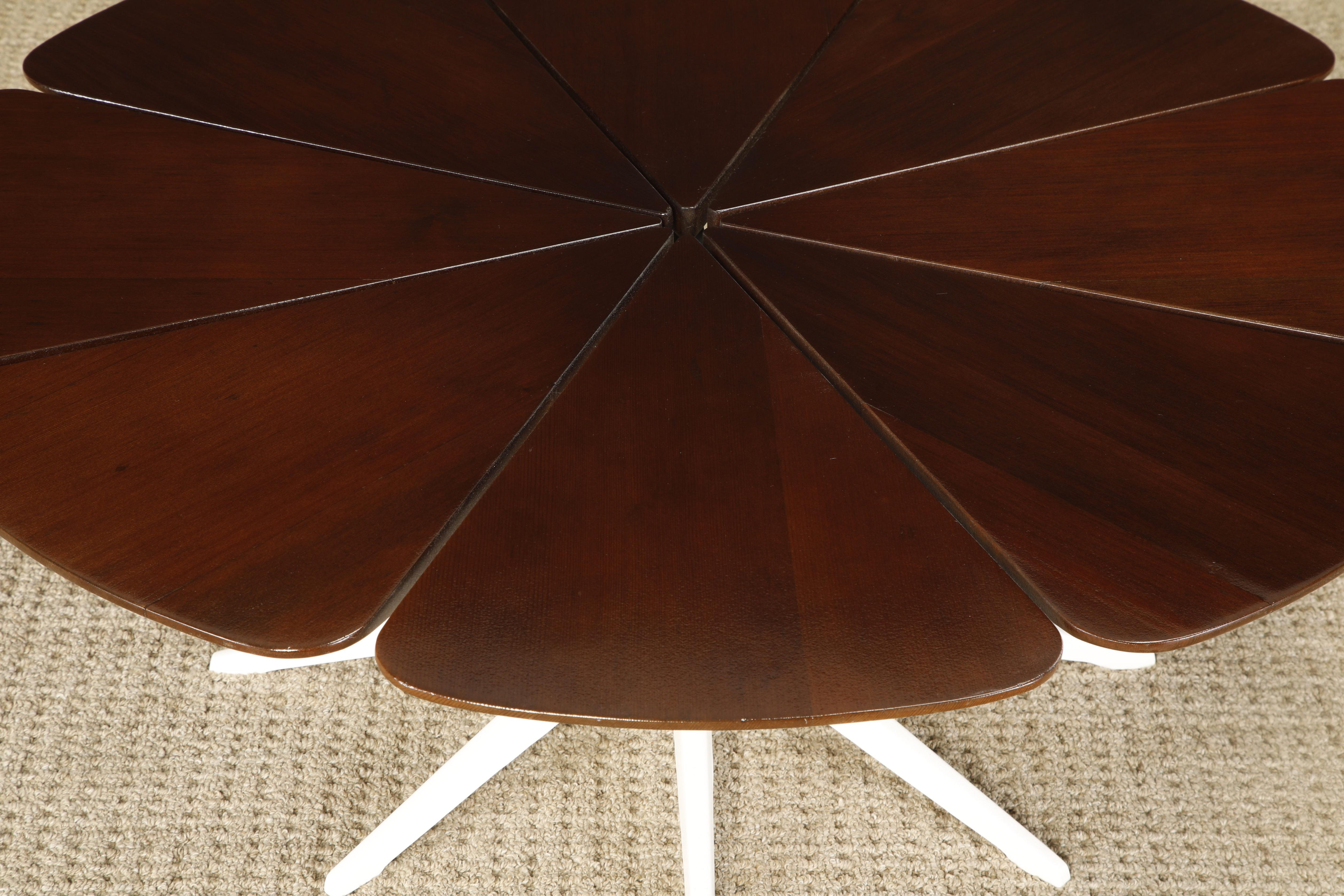 'Petal' Coffee Table by Richard Schultz for Knoll Associates, 1960s, Signed For Sale 9