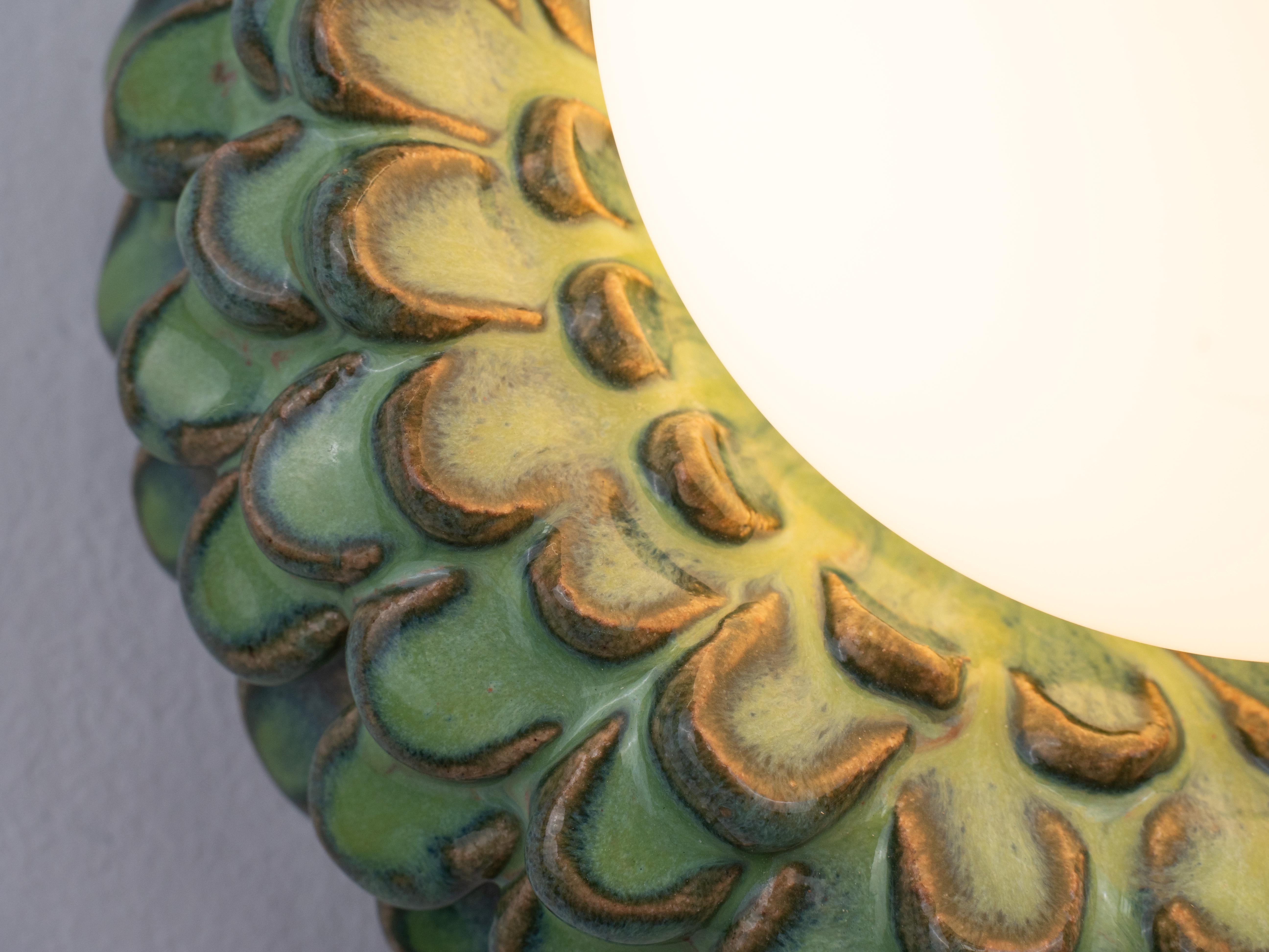 Pétalo - Verde Ombre Siglo XXI y contemporáneo en venta