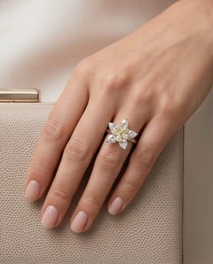 Petal Radiance - Bague sertie de diamants blancs taille « rosecut » et de diamants jaunes taille « brillant »