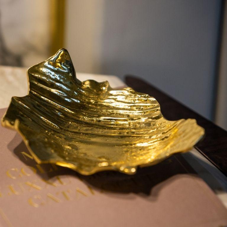 Hand-Crafted Petal - Sculptural Bowl in Brass with gold Finishe For Sale