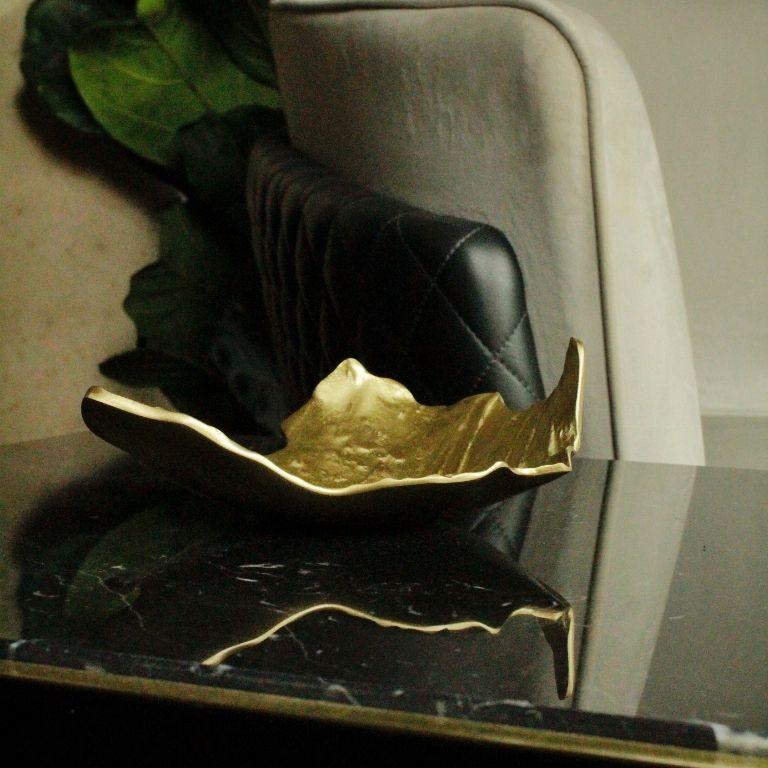 Petal - Sculptural Bowl in Brass with gold Finishe For Sale 1
