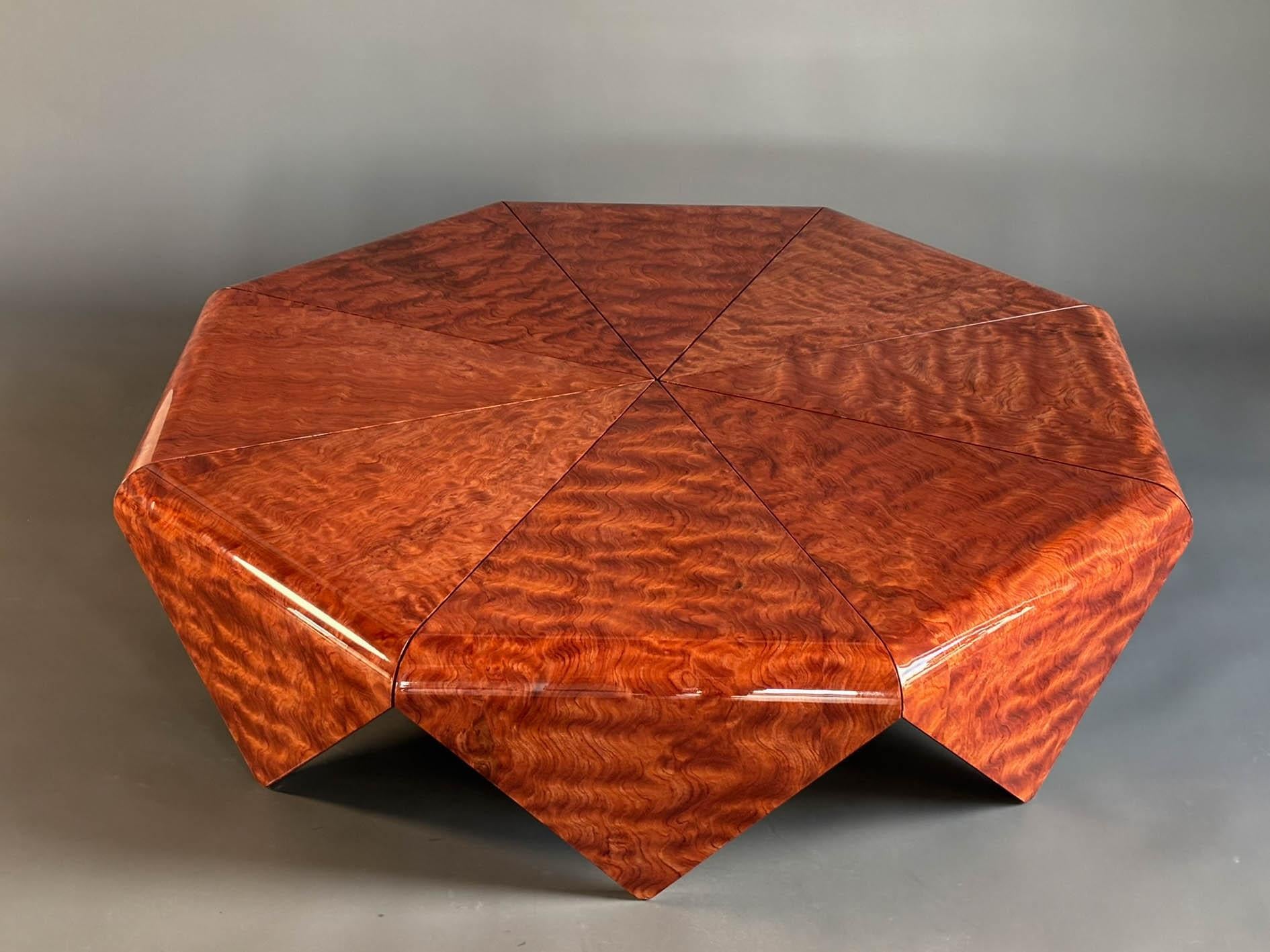 Sculpté à la main Table basse Petala par Jorge Zalszupin 1960's en vente