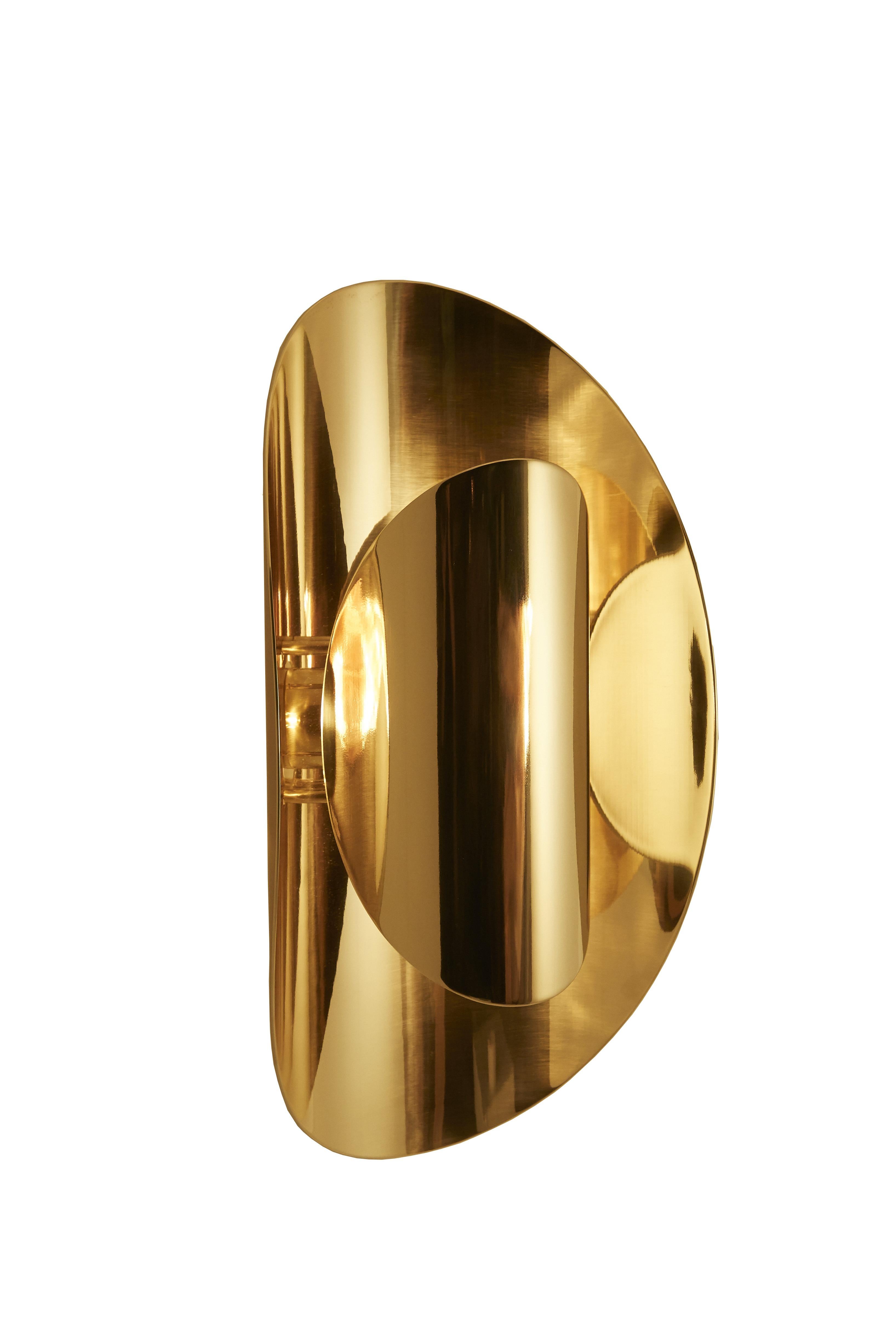 Pétale wall lamp by Mydriaz.
Dimensions: W 35,5 x H 60 x D 19.1 cm.
Materials: Brass.
Finishes: Golden-plated polished brass, white nickel finish on polished brass, black nickel finish on polished brass.
10 kg

Light source: Light bulb - 4 to