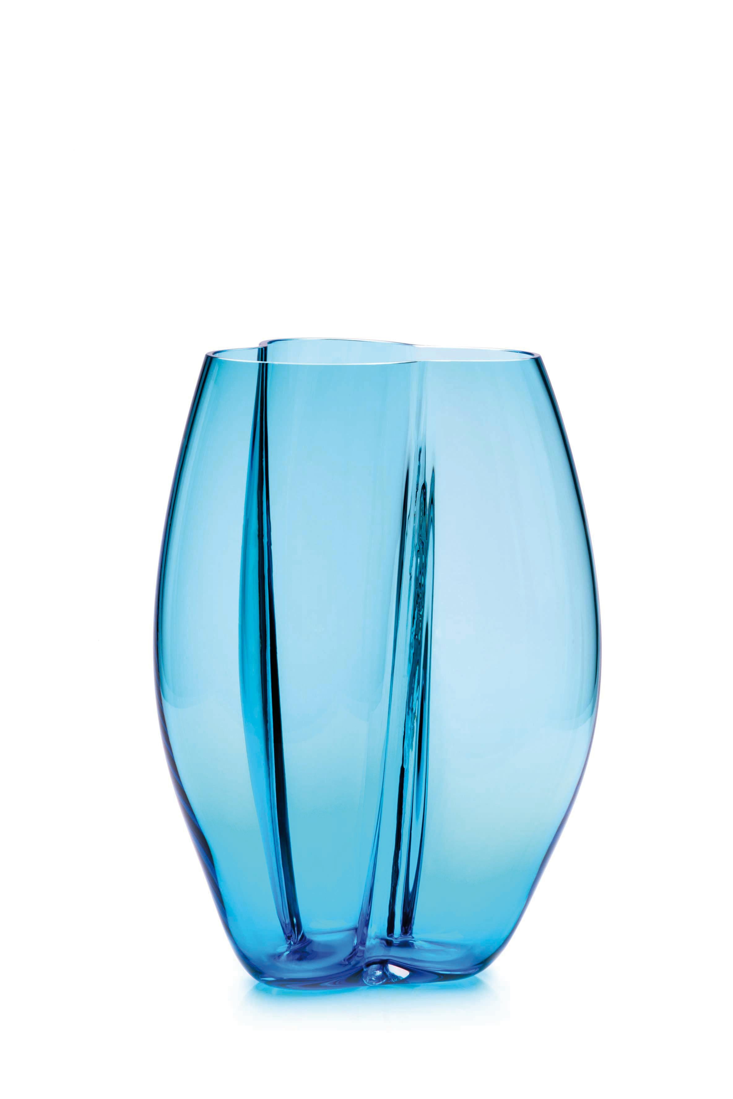 Petalo blue small vase by Purho
Dimensions: D20 x H22 cm
Materials: Glass
Other colours and Dimensions are available. 

Purho is a new protagonist of made in Italy design, a work of synthesis, a research that has lasted for years, an Italian