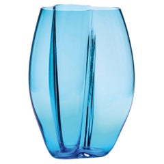 Kleine Vase von Purho in Blau von Petalo