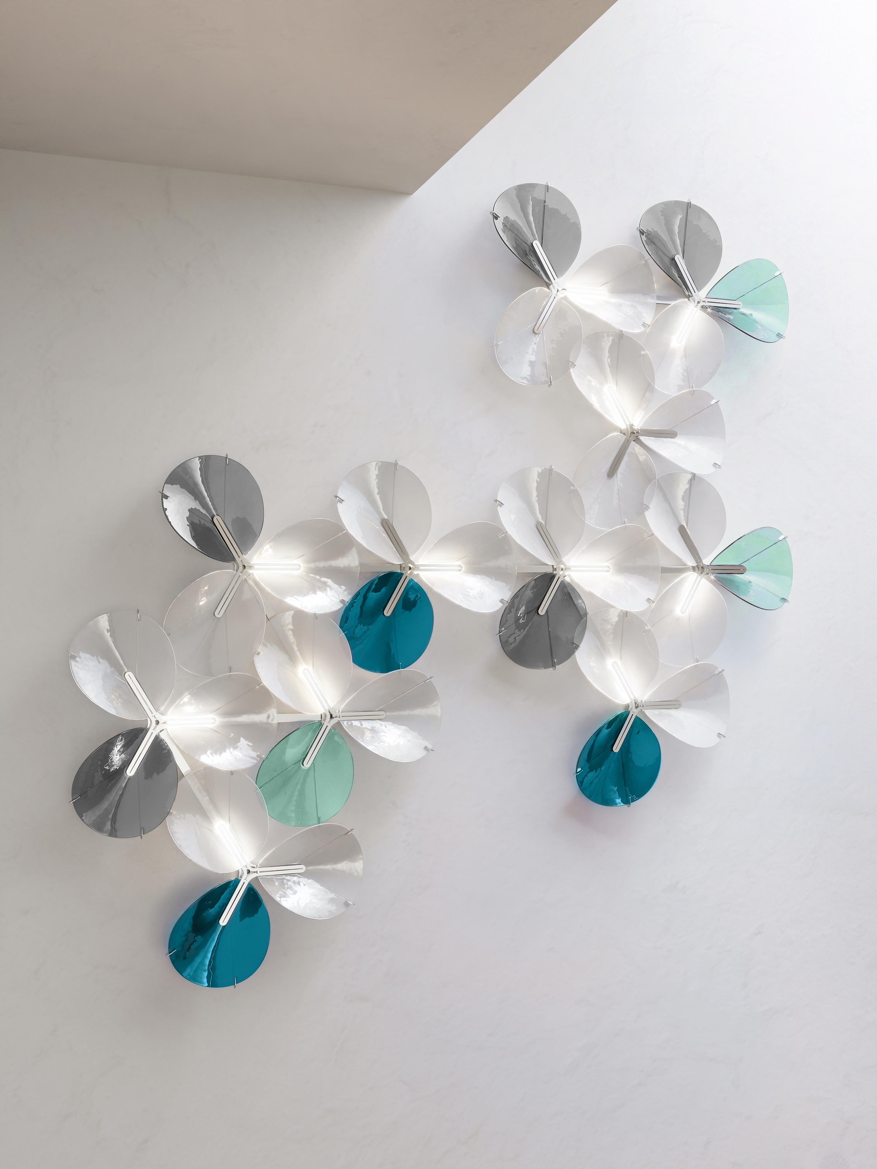 PETALO wall light. Illuminated artisan glass mosaic handmade in Barcelona, Spain In New Condition For Sale In BARCELONA, ES