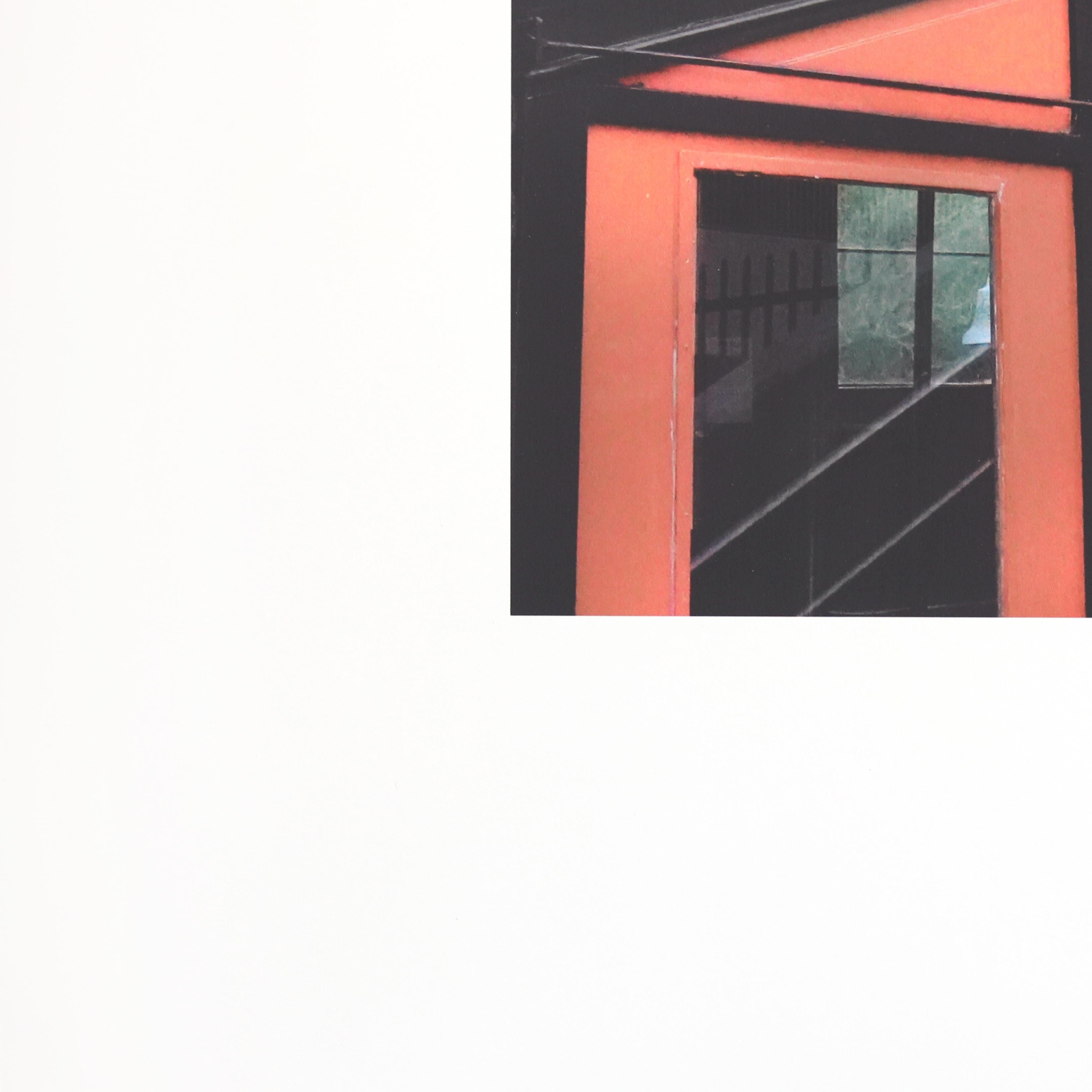 Le vol des anges - Photographie urbaine originale Nature morte Œuvre d'art mixte en vente 2