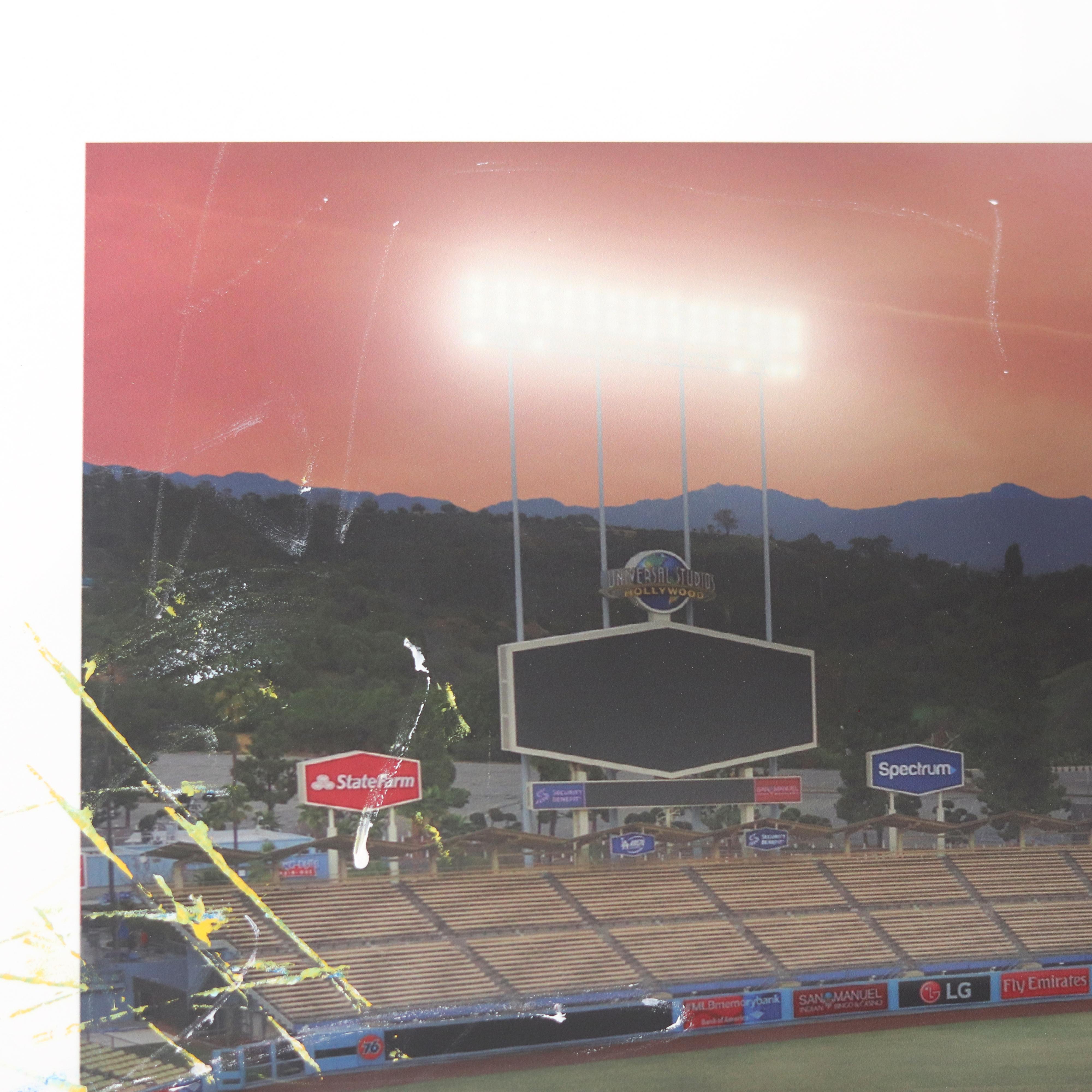 Dodger Stadium Almost Gametime - Photographie sportive originale, œuvre d'art mixte - Noir Landscape Photograph par Pete Kasprzak