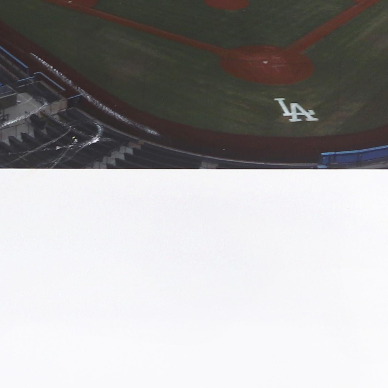 Dodger Stadium Almost Gametime - Photographie sportive originale, œuvre d'art mixte en vente 2