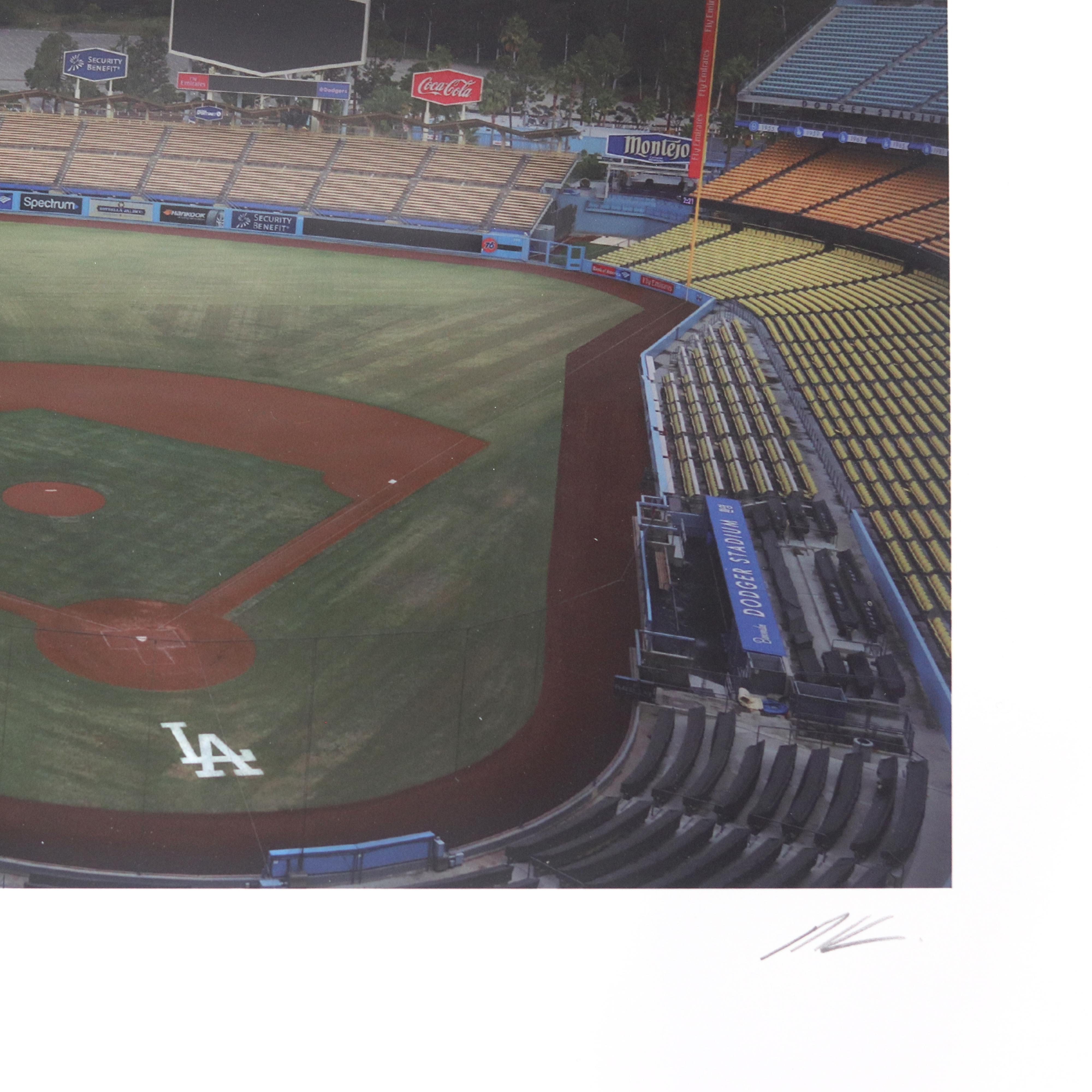 Dodger Stadium Almost Gametime - Photographie sportive originale, œuvre d'art mixte en vente 3