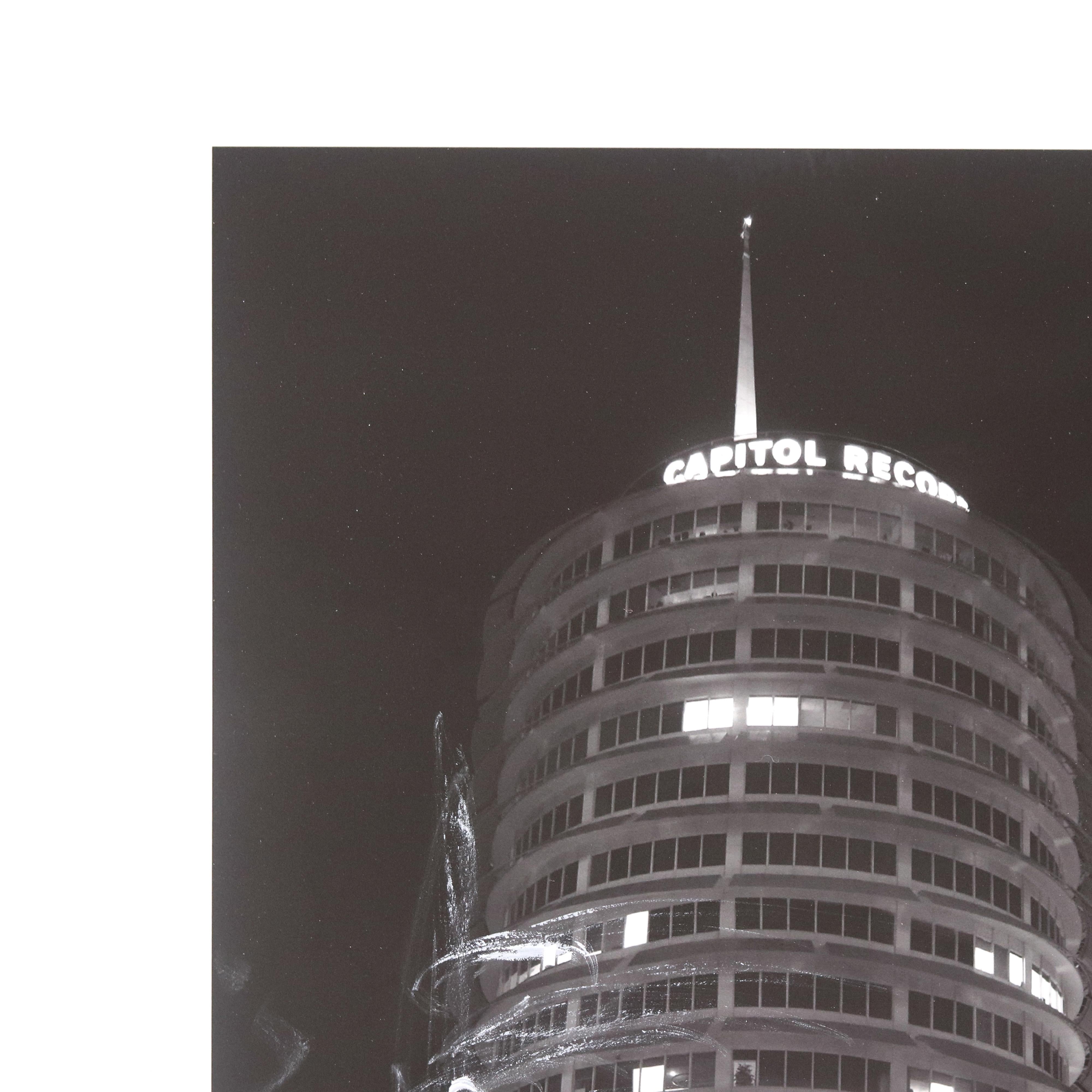 Capitol Records III - Abstrakte bunte gemischte Medien Landschaft Stillleben Kunstwerk – Painting von Pete Kasprzak