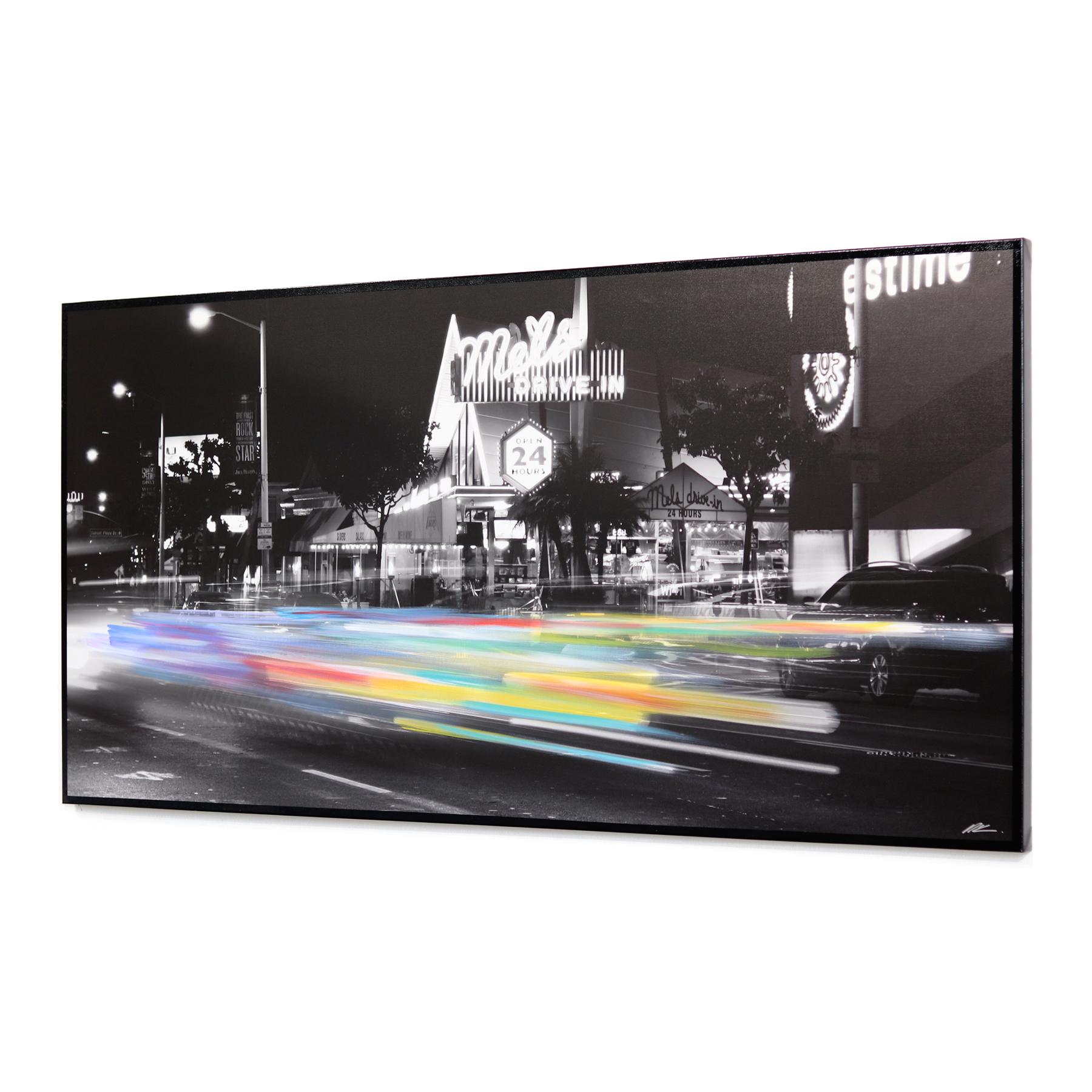 Mels Night Bites - Peinture de paysage urbain en vente 1