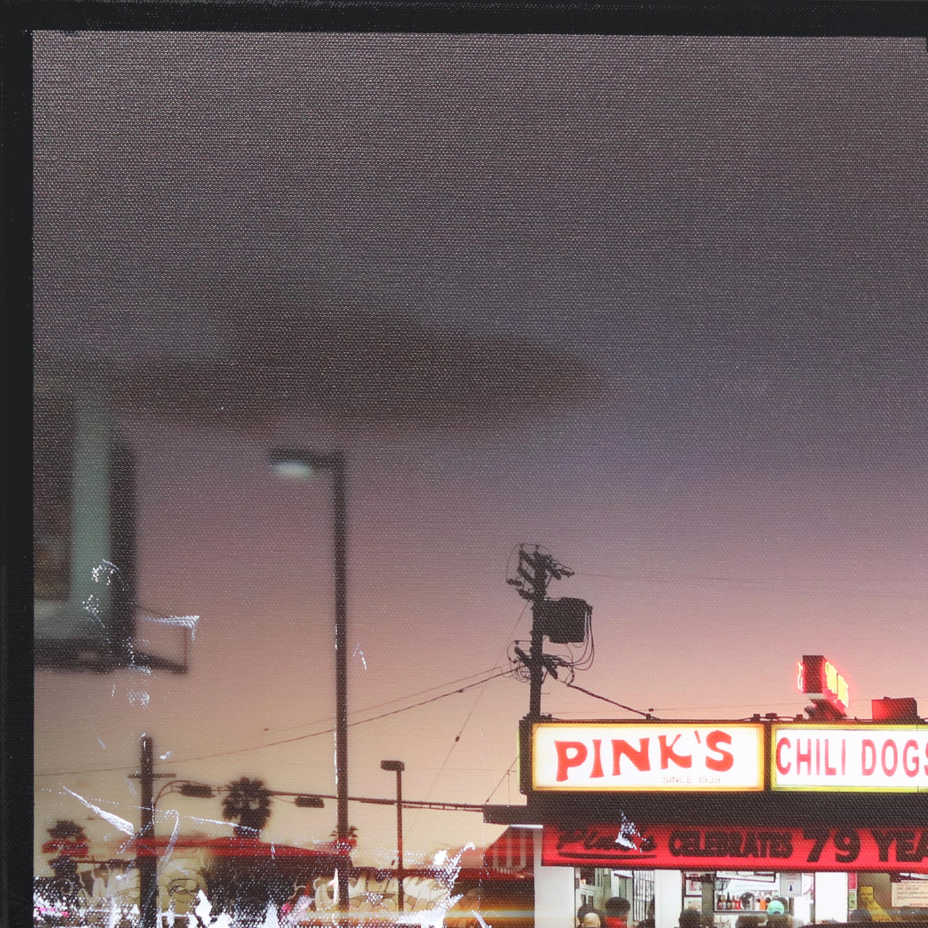 SPIN Pink's Hot Dogs - Chili Dog, Please   -  Peinture de paysage urbain - Contemporain Painting par Pete Kasprzak