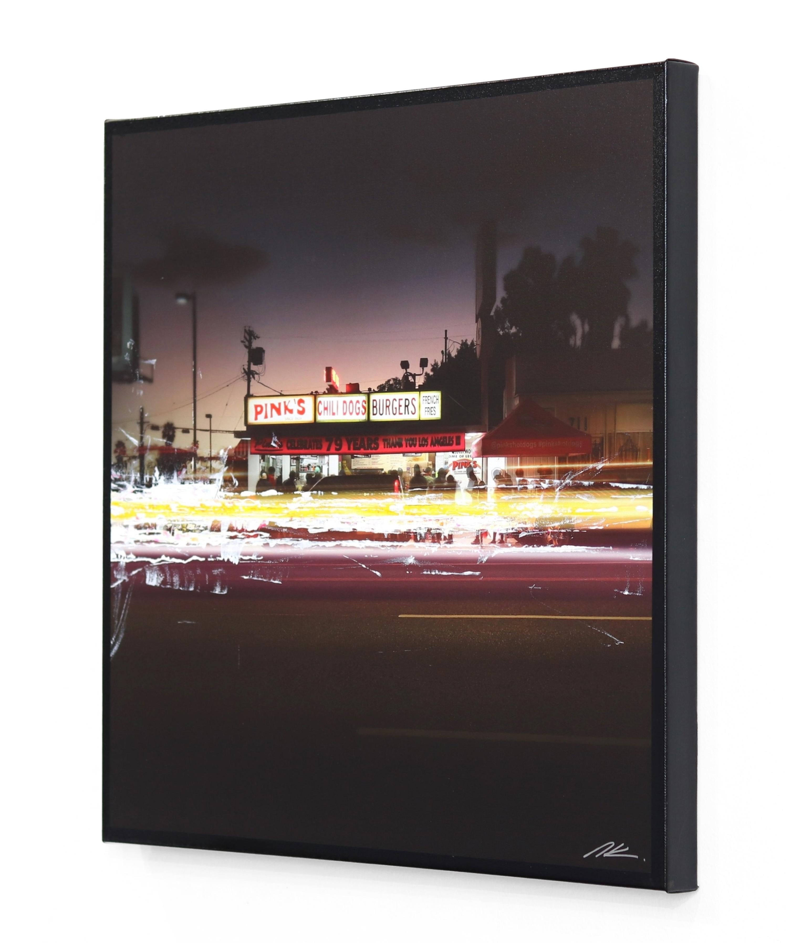 SPIN Pink's Hot Dogs - Chili Dog, Please   -  Peinture de paysage urbain - Noir Abstract Painting par Pete Kasprzak